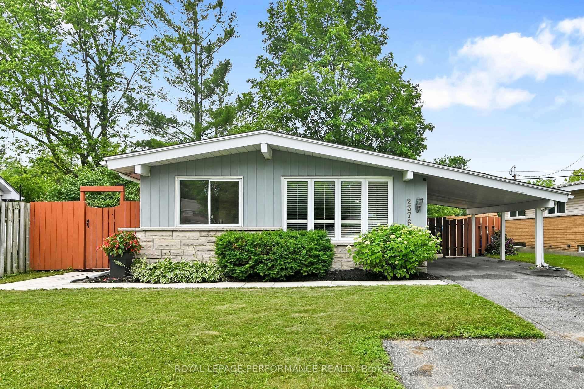 Photo of 2376 Urbandale Drive