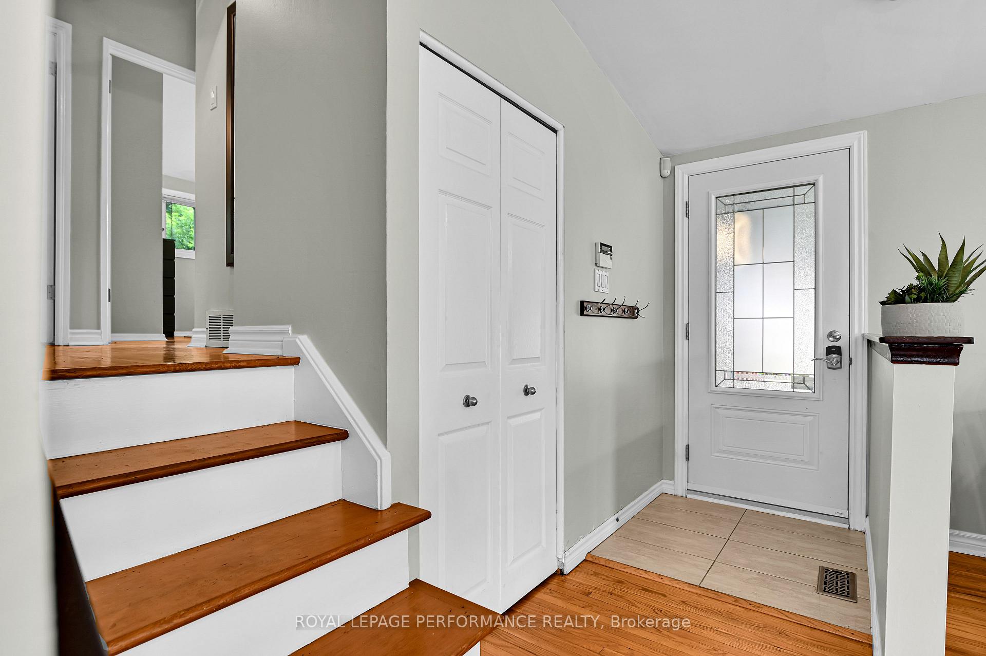 Photo 2 of 2376 Urbandale Drive, Ottawa, Elmvale Acres/Urbandale — HOMEH
