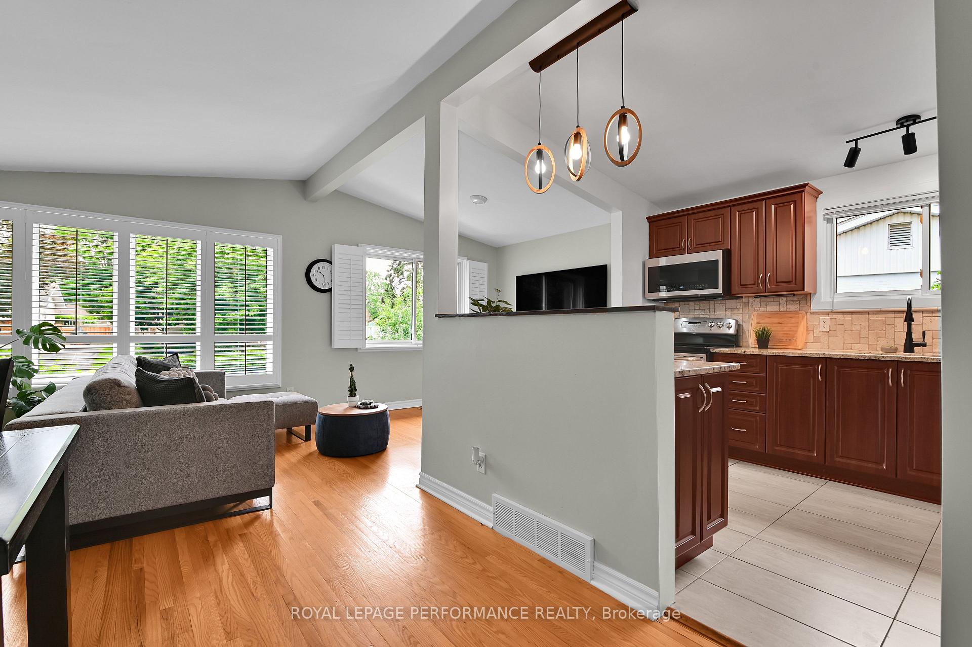 Photo 4 of 2376 Urbandale Drive, Ottawa, Elmvale Acres/Urbandale — HOMEH