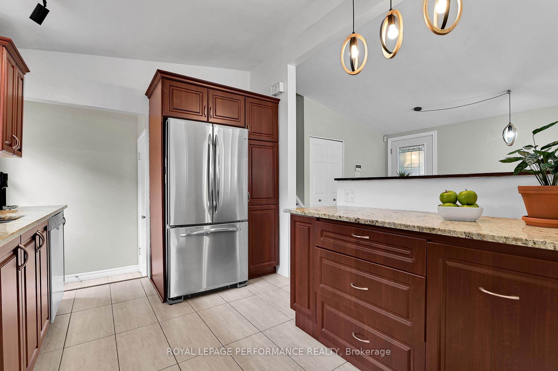 Photo 11 of 2376 Urbandale Drive, Ottawa, Elmvale Acres/Urbandale — HOMEH