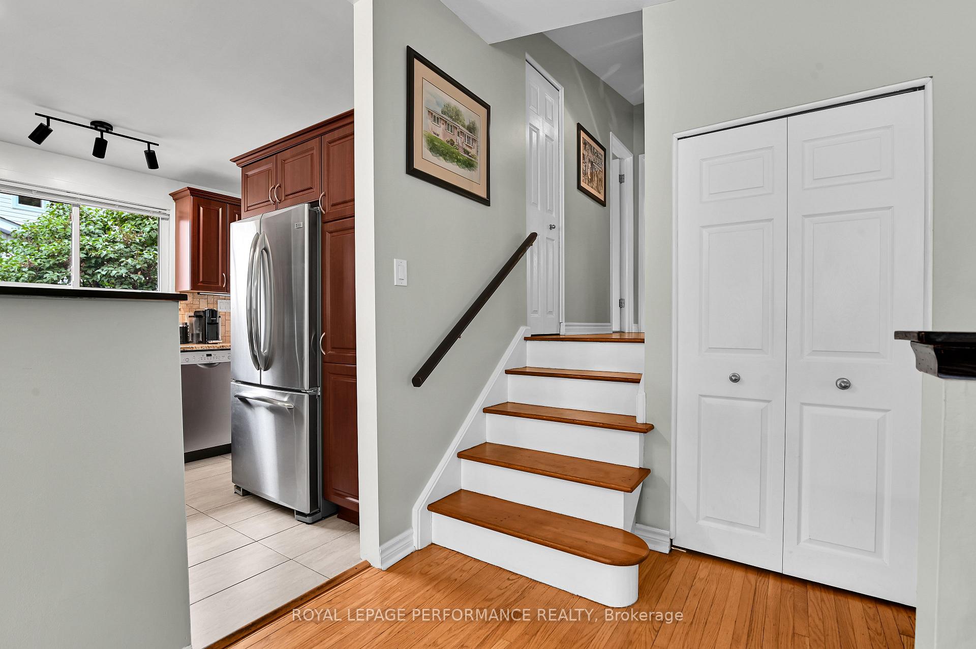 Photo 13 of 2376 Urbandale Drive, Ottawa, Elmvale Acres/Urbandale — HOMEH