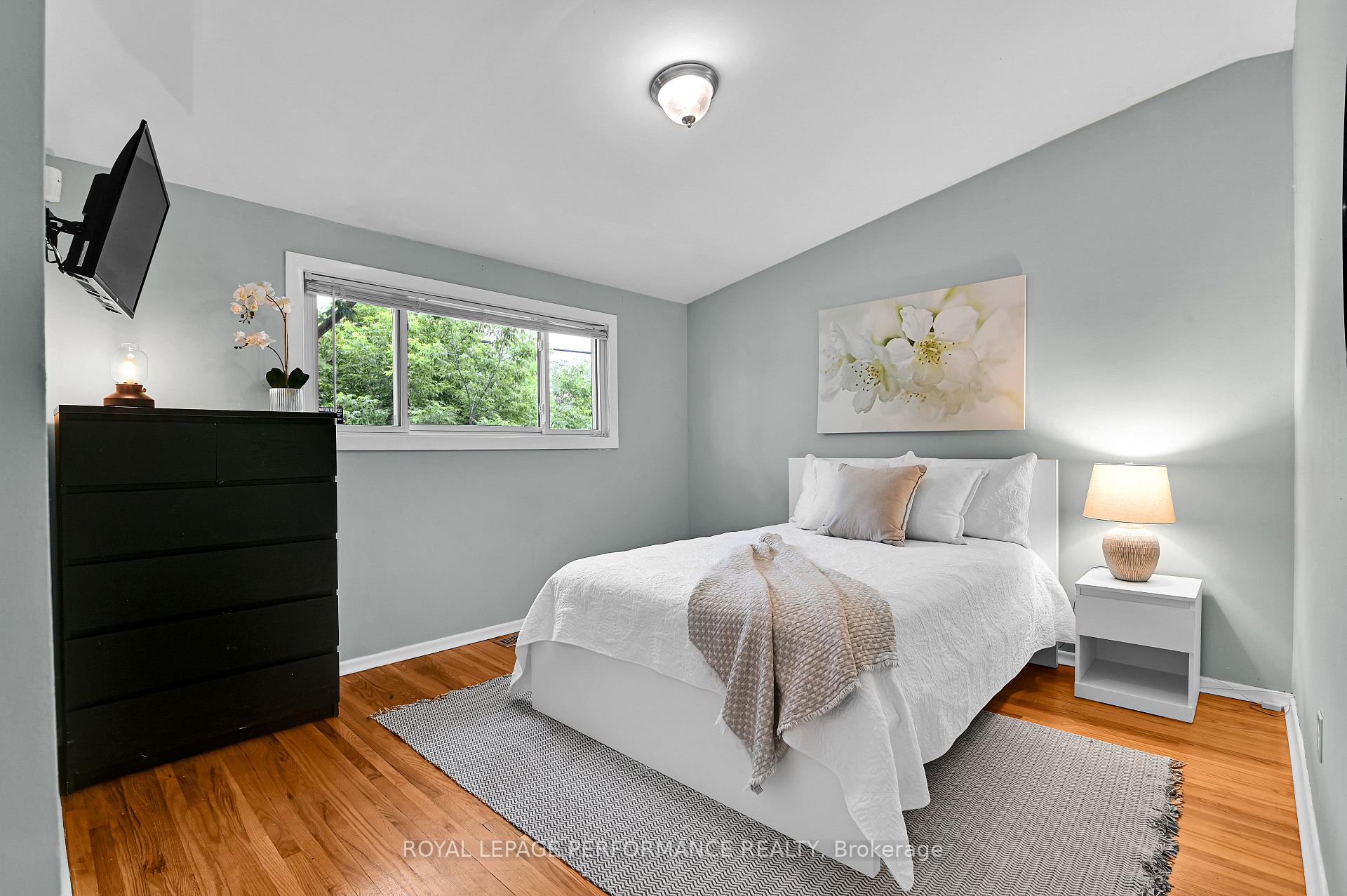 Photo 15 of 2376 Urbandale Drive, Ottawa, Elmvale Acres/Urbandale — HOMEH