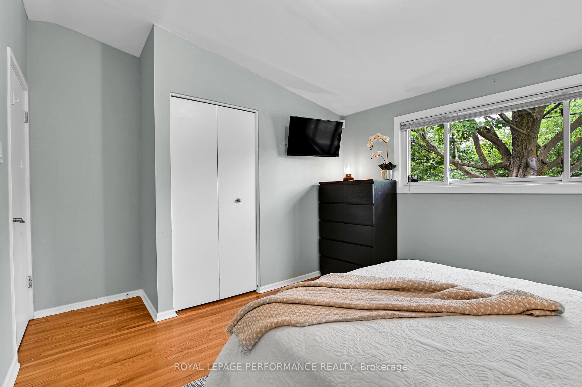 Photo 16 of 2376 Urbandale Drive, Ottawa, Elmvale Acres/Urbandale — HOMEH