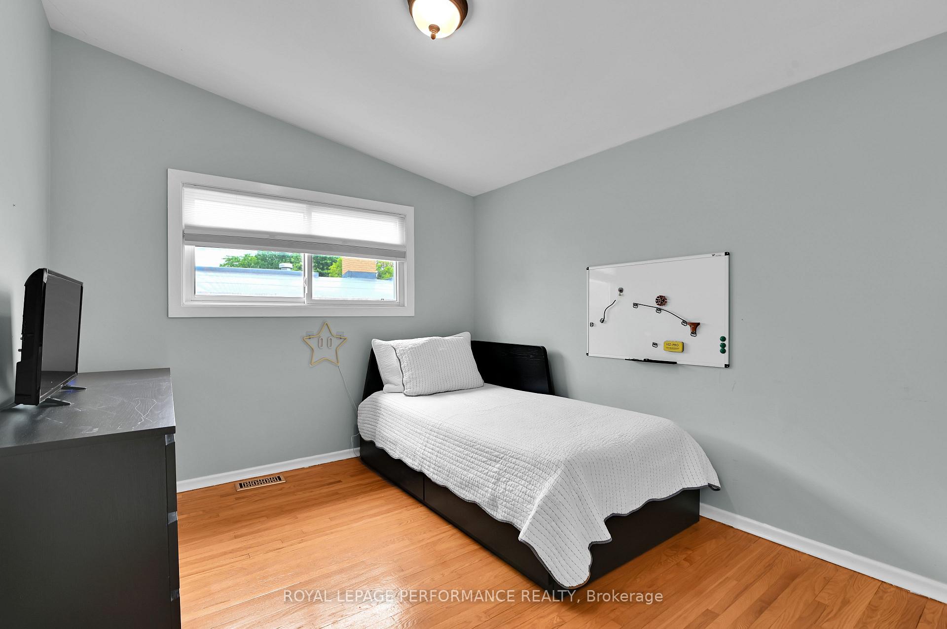 Photo 18 of 2376 Urbandale Drive, Ottawa, Elmvale Acres/Urbandale — HOMEH
