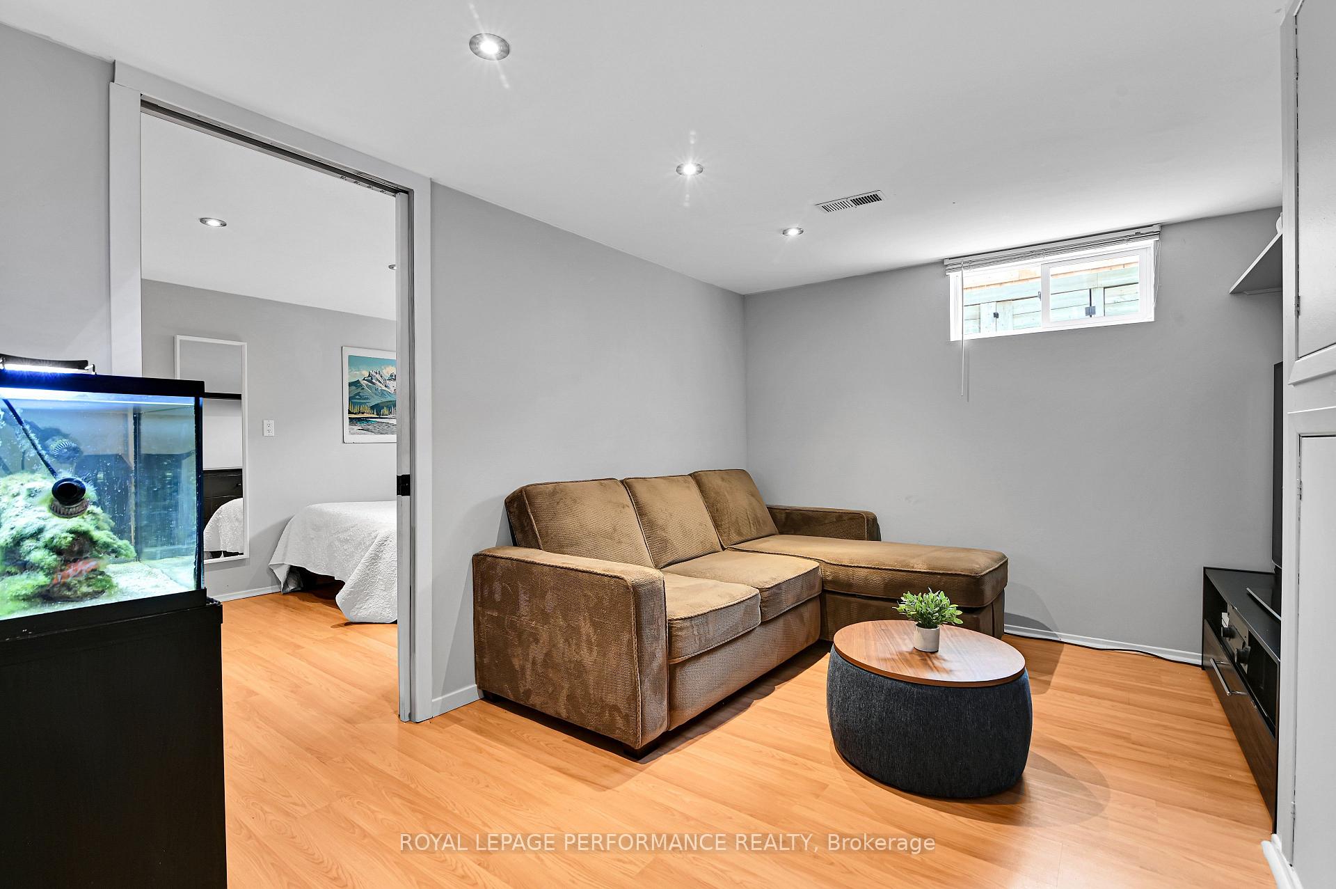 Photo 23 of 2376 Urbandale Drive, Ottawa, Elmvale Acres/Urbandale — HOMEH