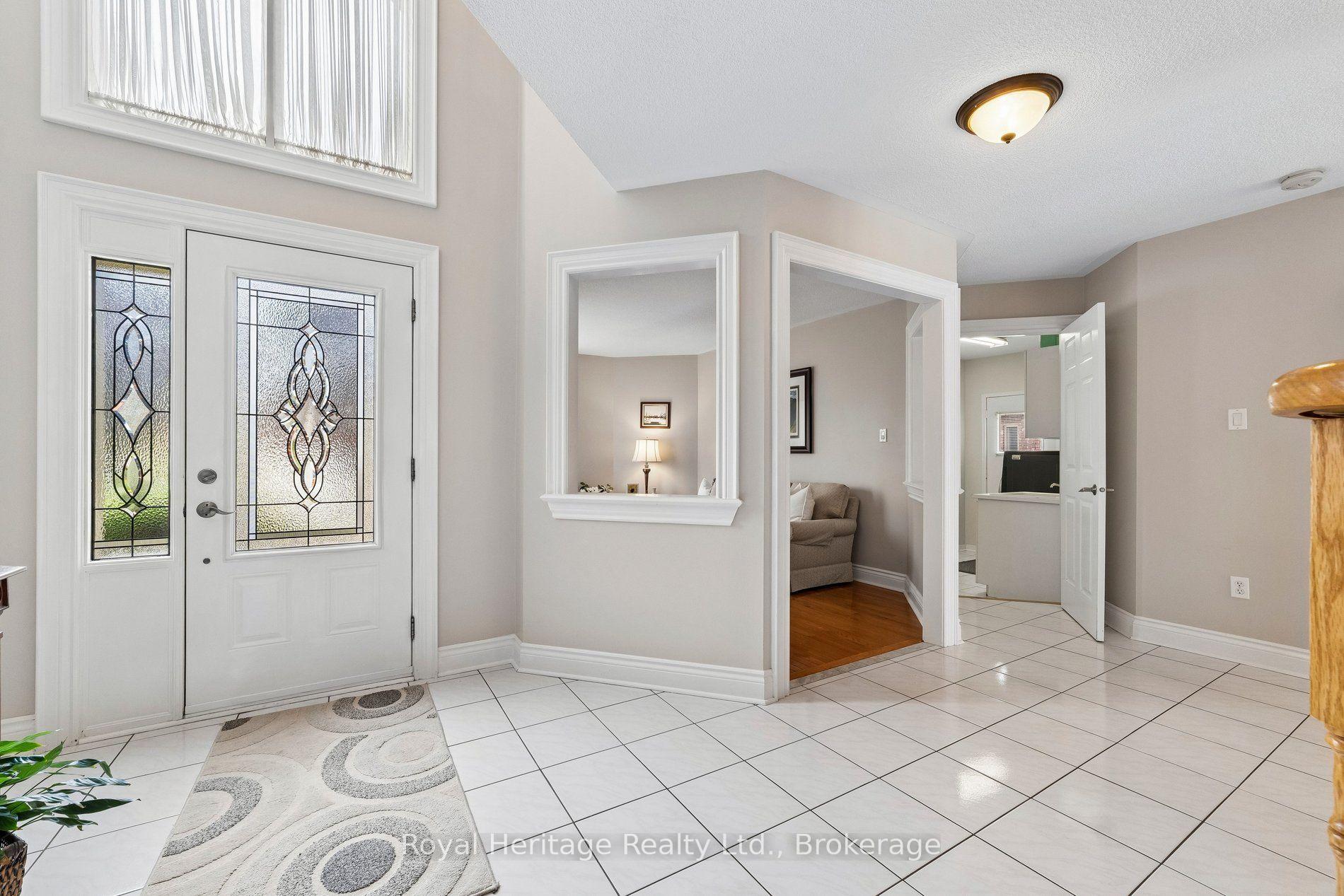 Photo 7 of 41 Winterberry Drive, Whitby, Rolling Acres — HOMEH