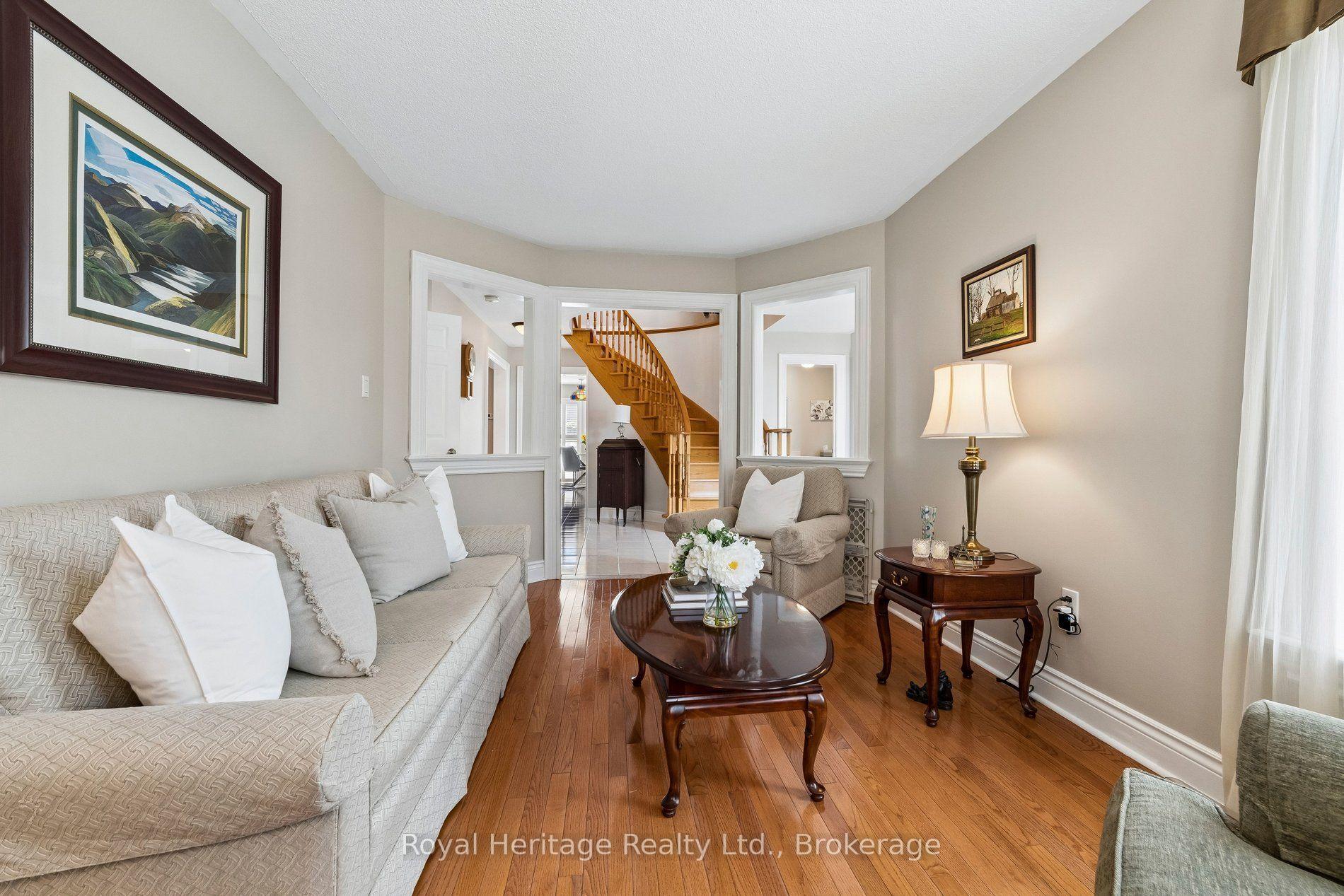 Photo 9 of 41 Winterberry Drive, Whitby, Rolling Acres — HOMEH