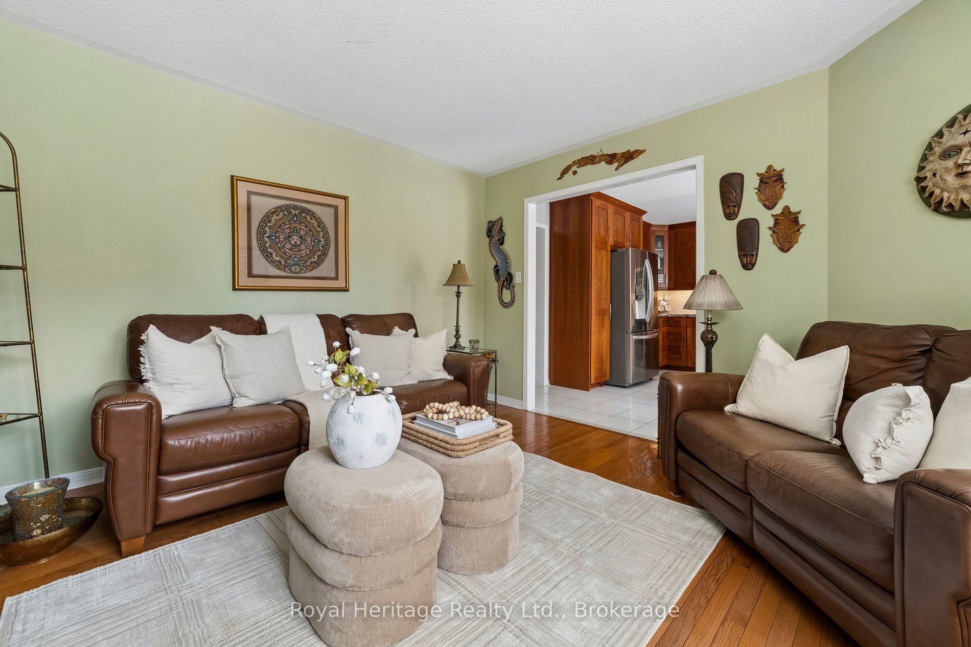 Photo 18 of 41 Winterberry Drive, Whitby, Rolling Acres — HOMEH
