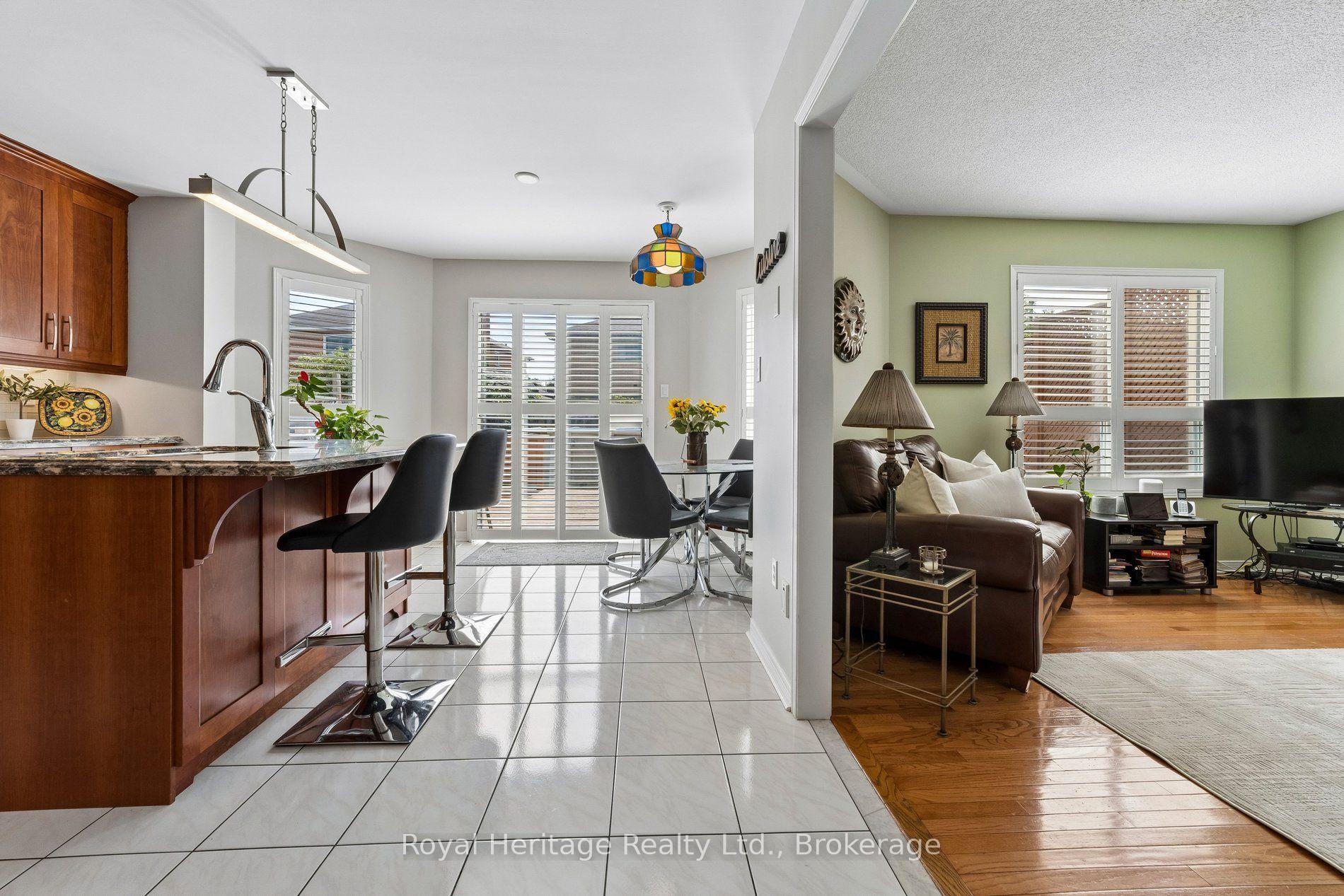 Photo 19 of 41 Winterberry Drive, Whitby, Rolling Acres — HOMEH