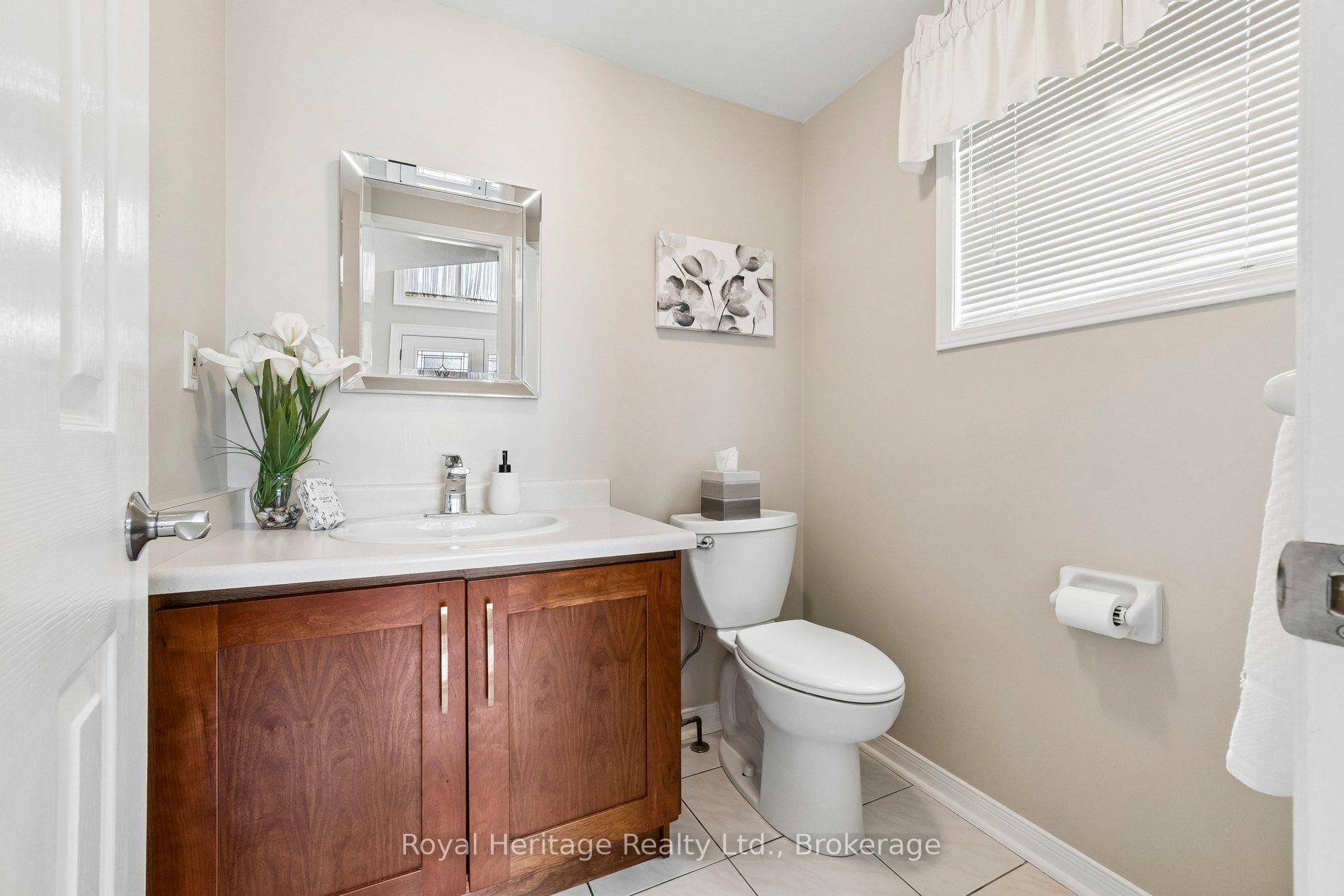 Photo 20 of 41 Winterberry Drive, Whitby, Rolling Acres — HOMEH