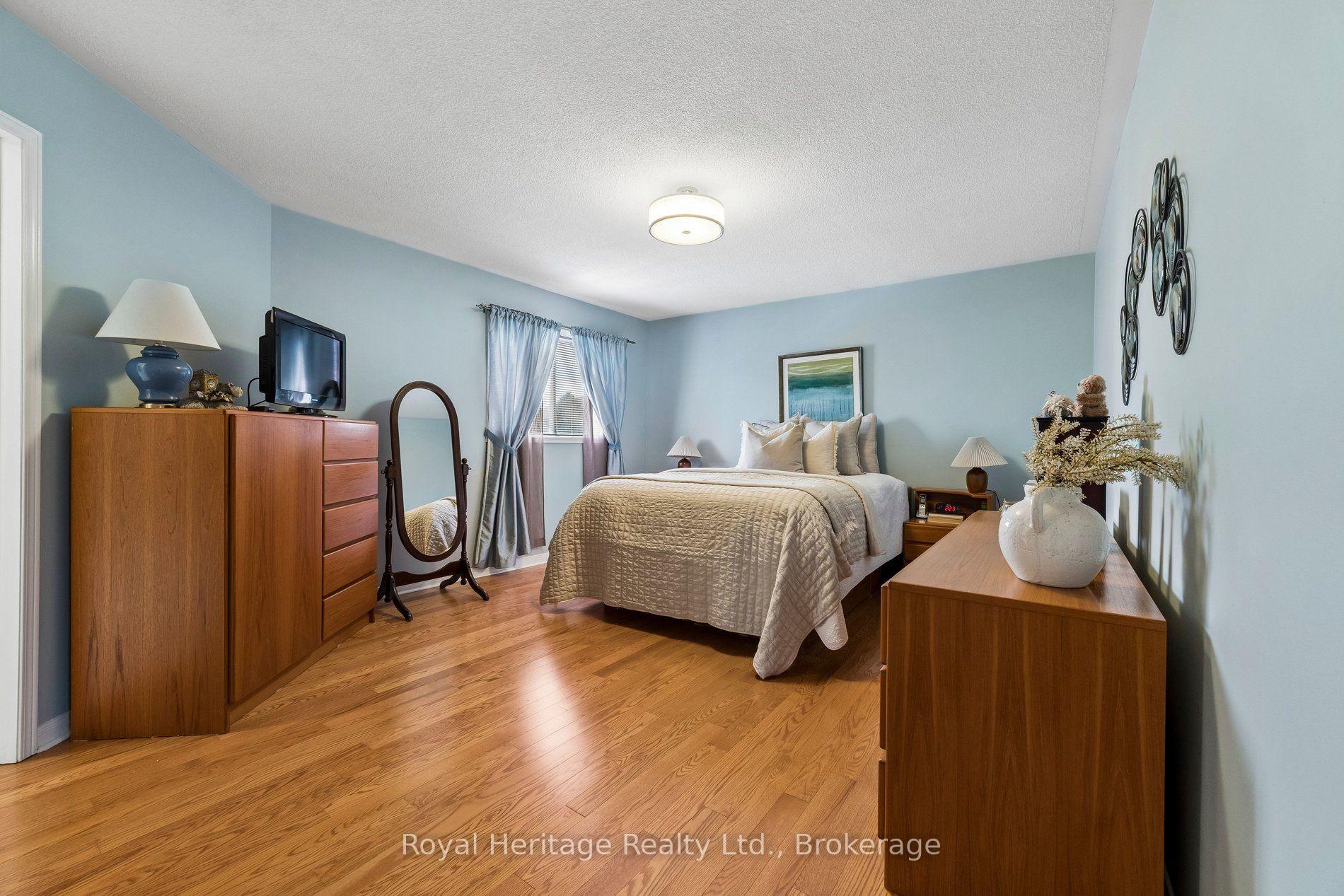 Photo 23 of 41 Winterberry Drive, Whitby, Rolling Acres — HOMEH