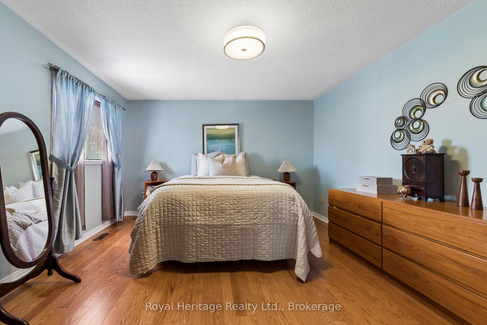 Photo 24 of 41 Winterberry Drive, Whitby, Rolling Acres — HOMEH