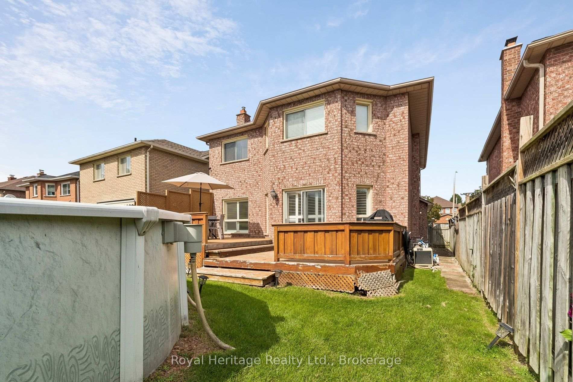 Photo 42 of 41 Winterberry Drive, Whitby, Rolling Acres — HOMEH