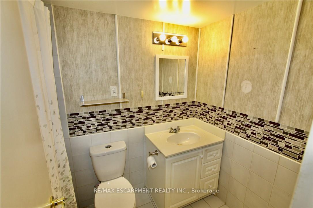 Photo 13 of Unit 802, 1964 Main Street W, Hamilton, Ainslie Wood — HOMEH