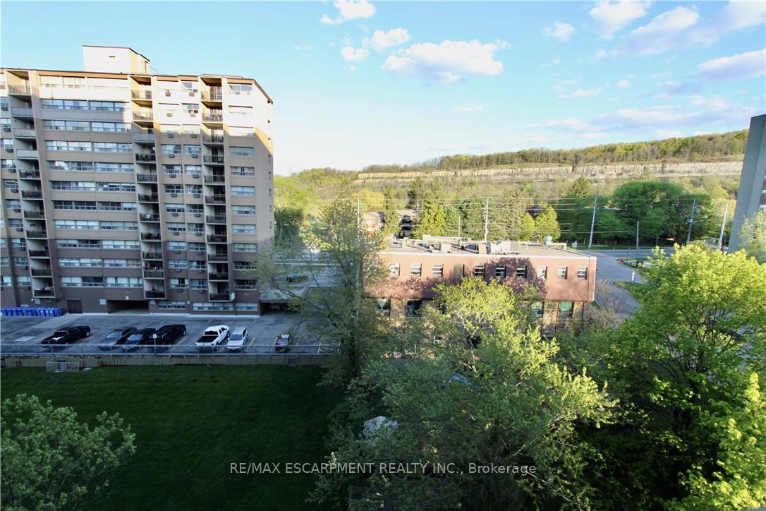 Photo 17 of Unit 802, 1964 Main Street W, Hamilton, Ainslie Wood — HOMEH