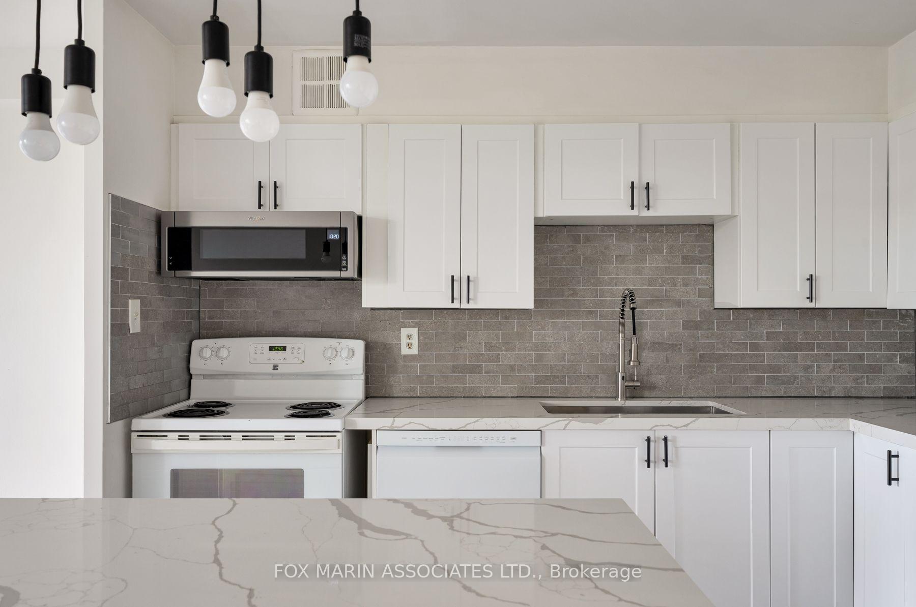 Photo 4 of Unit 312, 20 Edgecliff Golfway, Toronto, Flemingdon Park — HOMEH