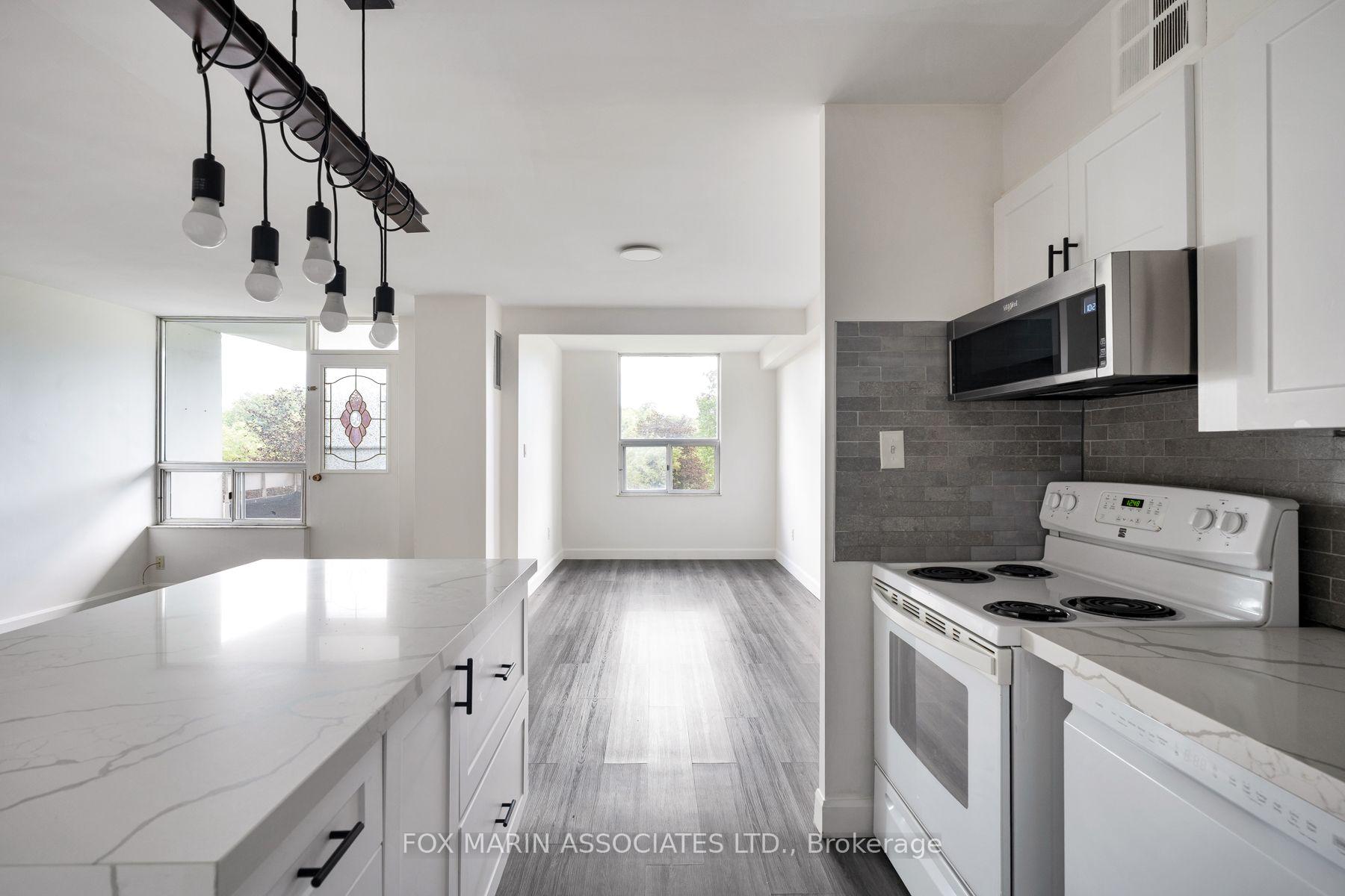 Photo 5 of Unit 312, 20 Edgecliff Golfway, Toronto, Flemingdon Park — HOMEH