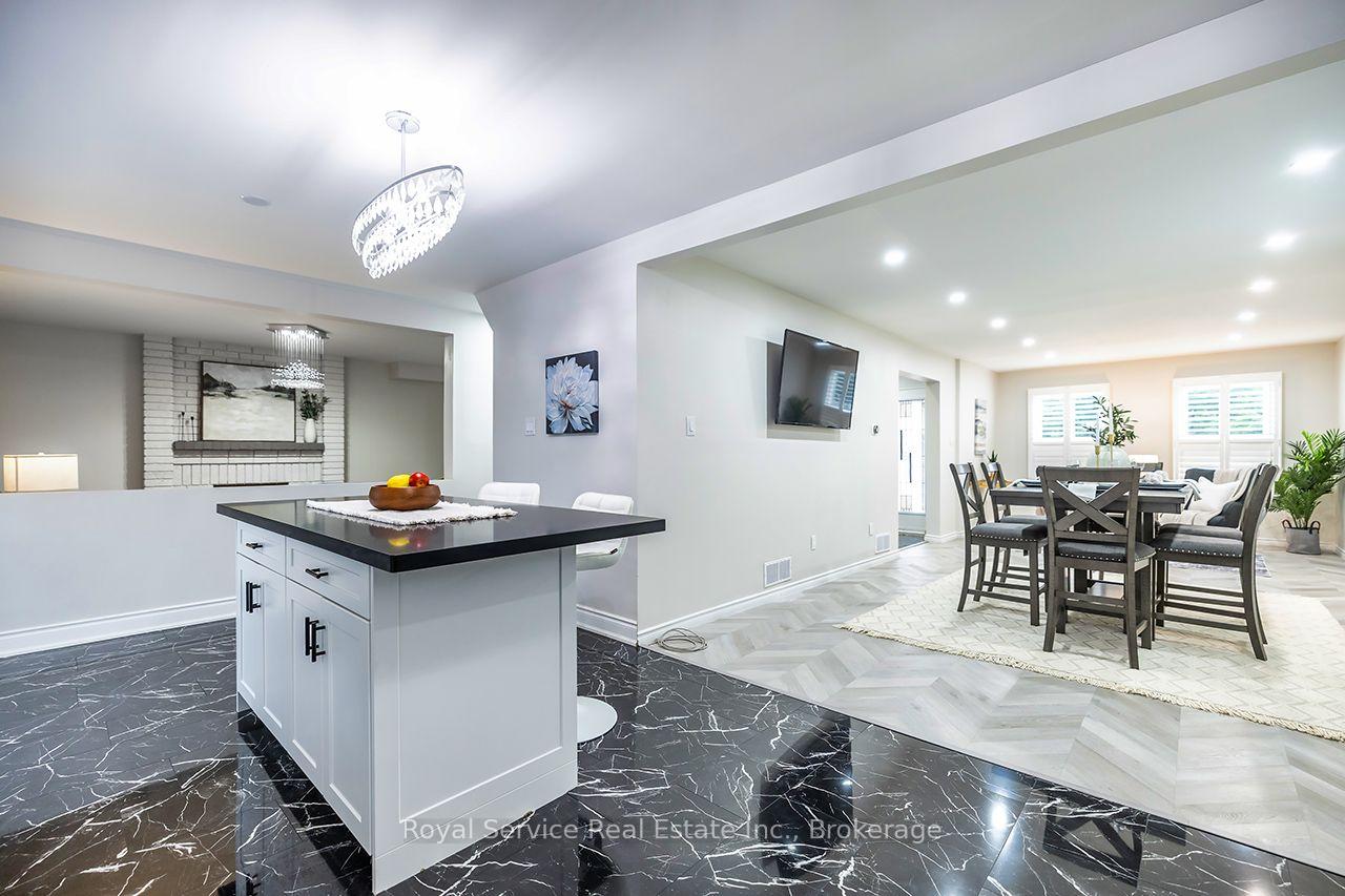 Photo 9 of 61 Adams Drive, Ajax, Central — HOMEH