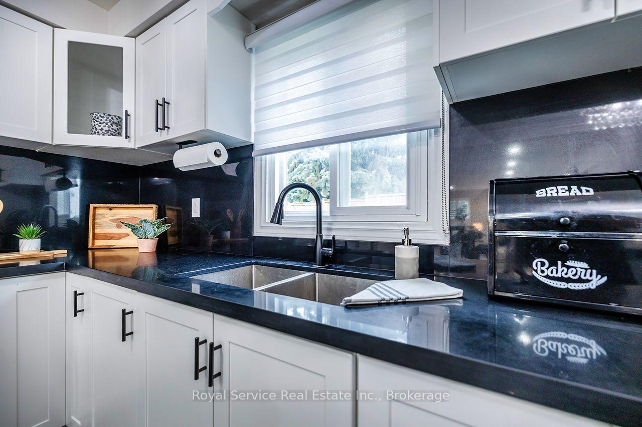Photo 12 of 61 Adams Drive, Ajax, Central — HOMEH