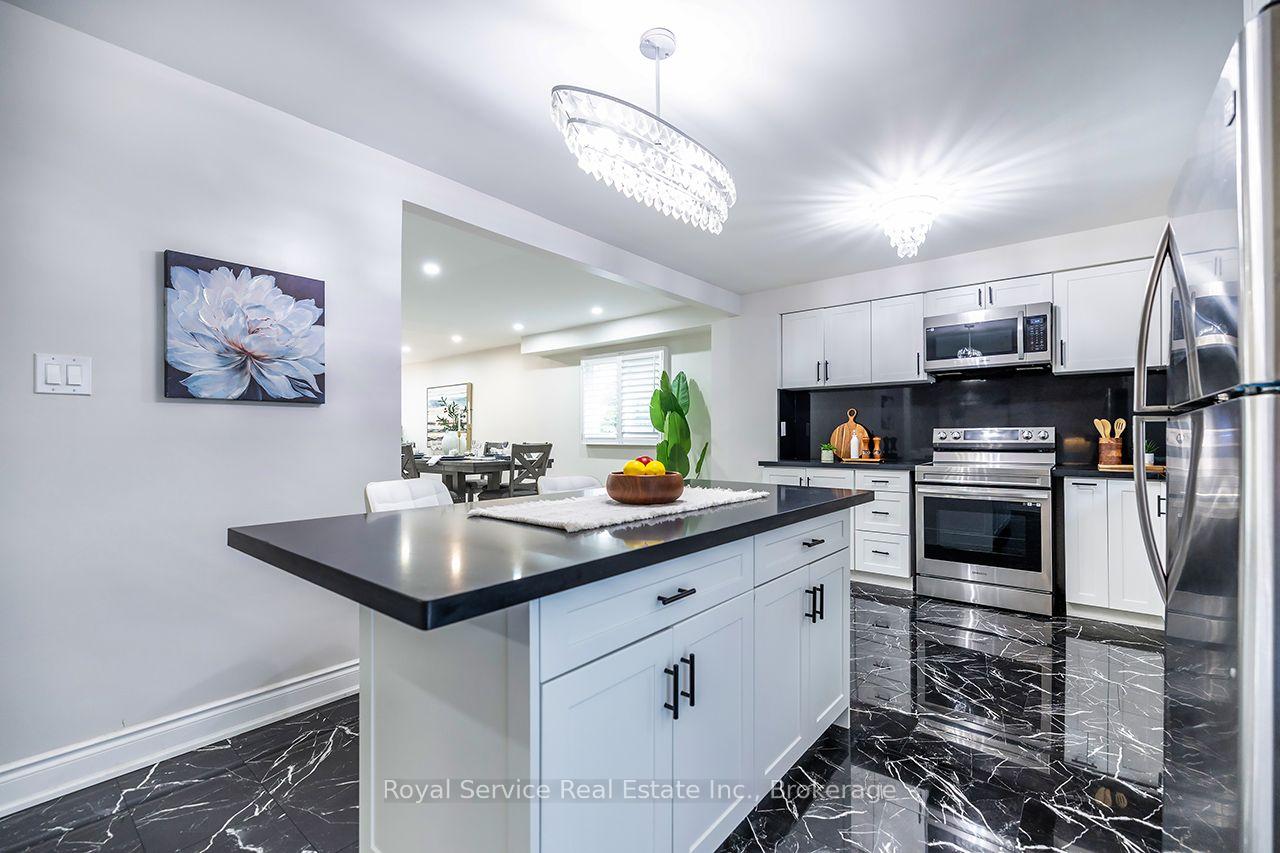 Photo 13 of 61 Adams Drive, Ajax, Central — HOMEH