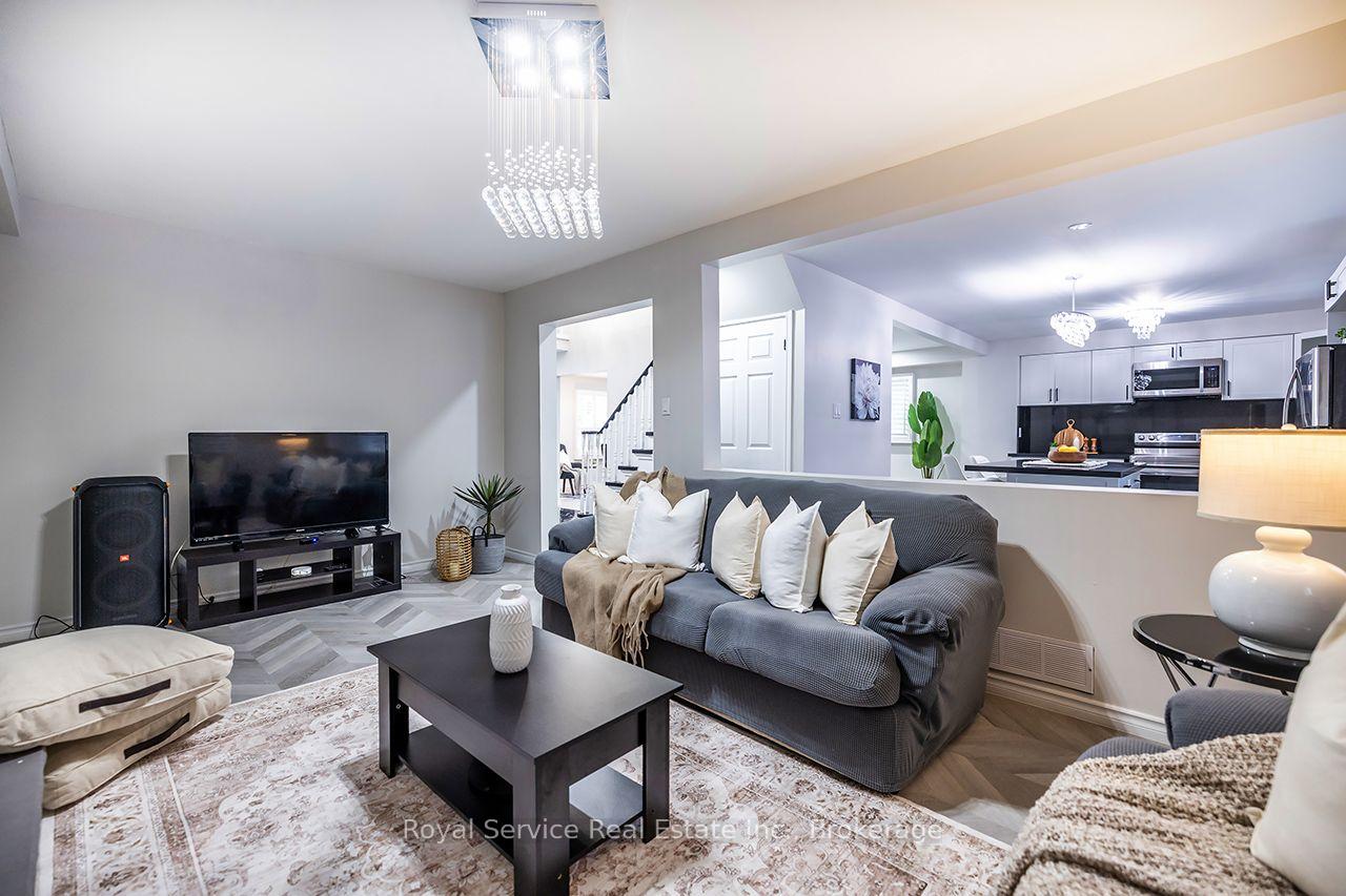 Photo 19 of 61 Adams Drive, Ajax, Central — HOMEH