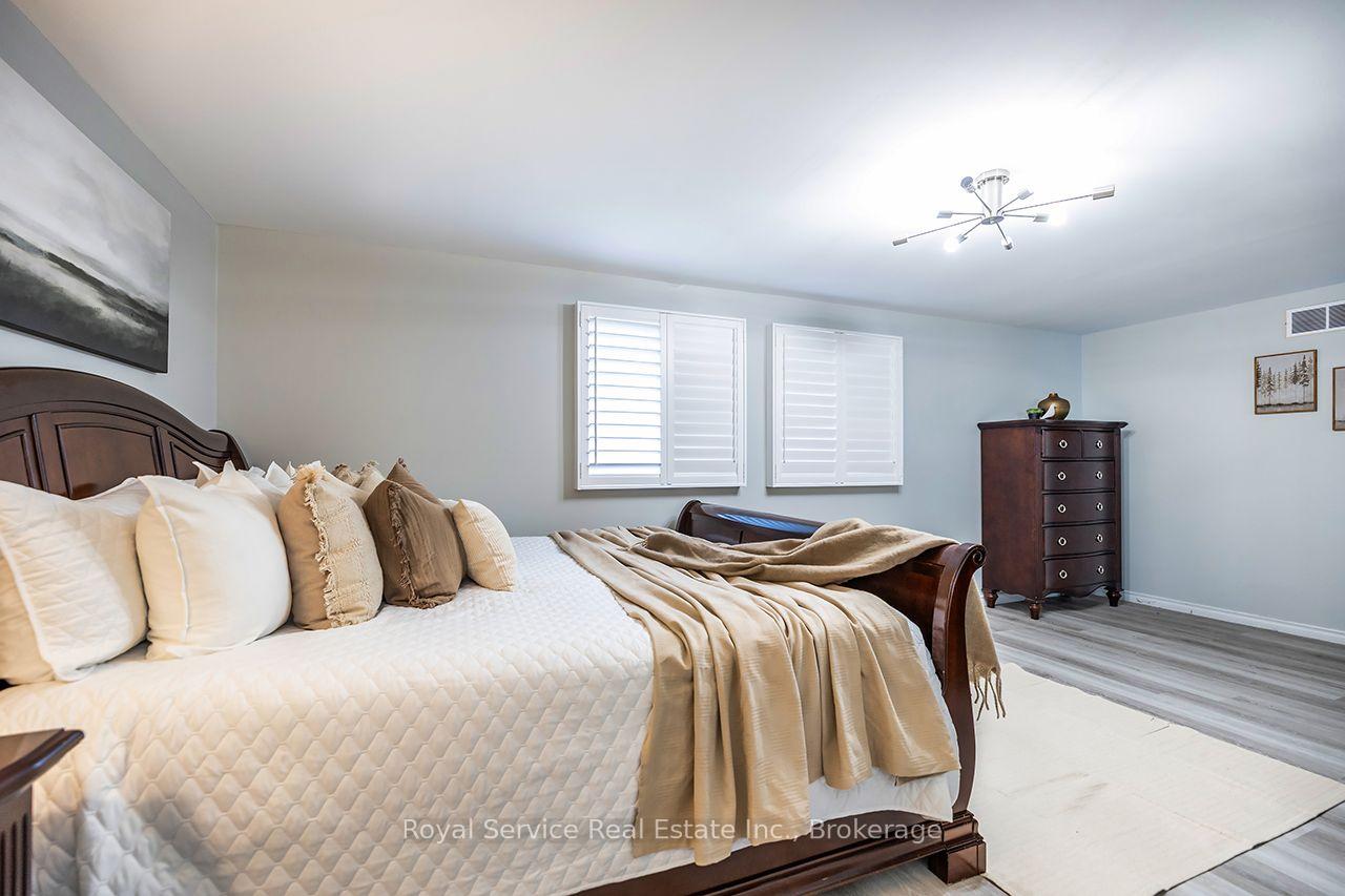 Photo 24 of 61 Adams Drive, Ajax, Central — HOMEH