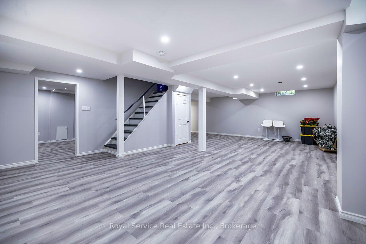 Photo 32 of 61 Adams Drive, Ajax, Central — HOMEH
