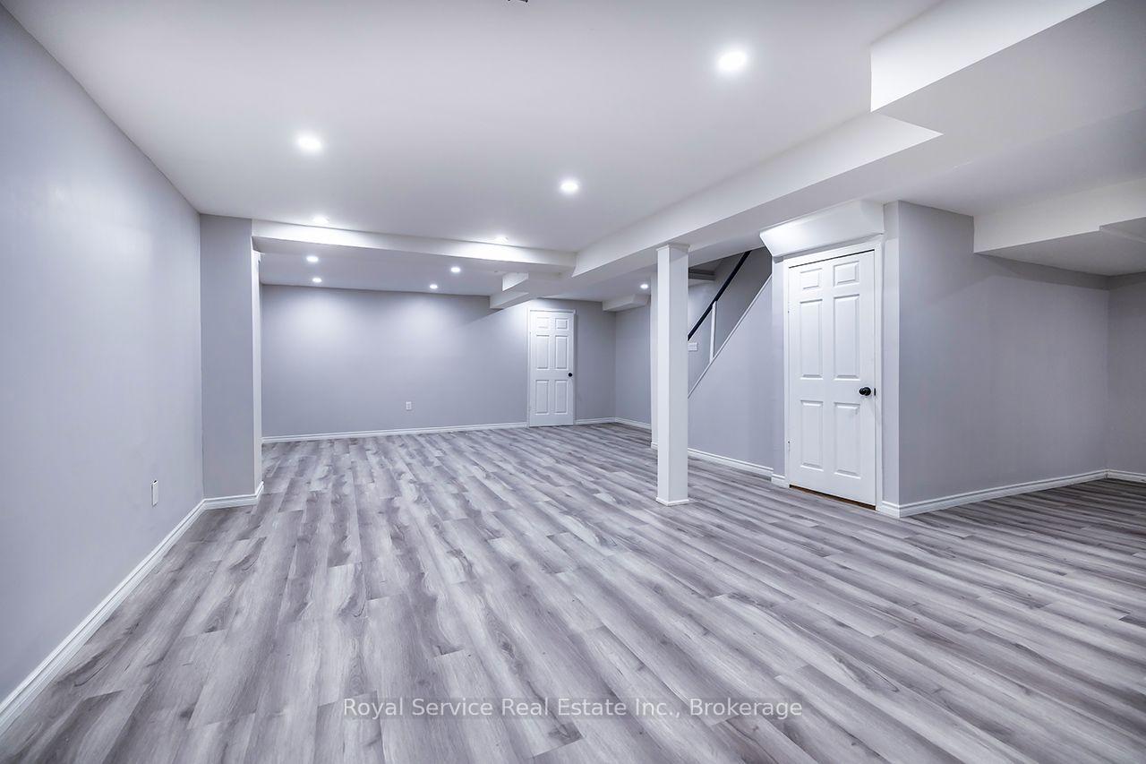 Photo 33 of 61 Adams Drive, Ajax, Central — HOMEH