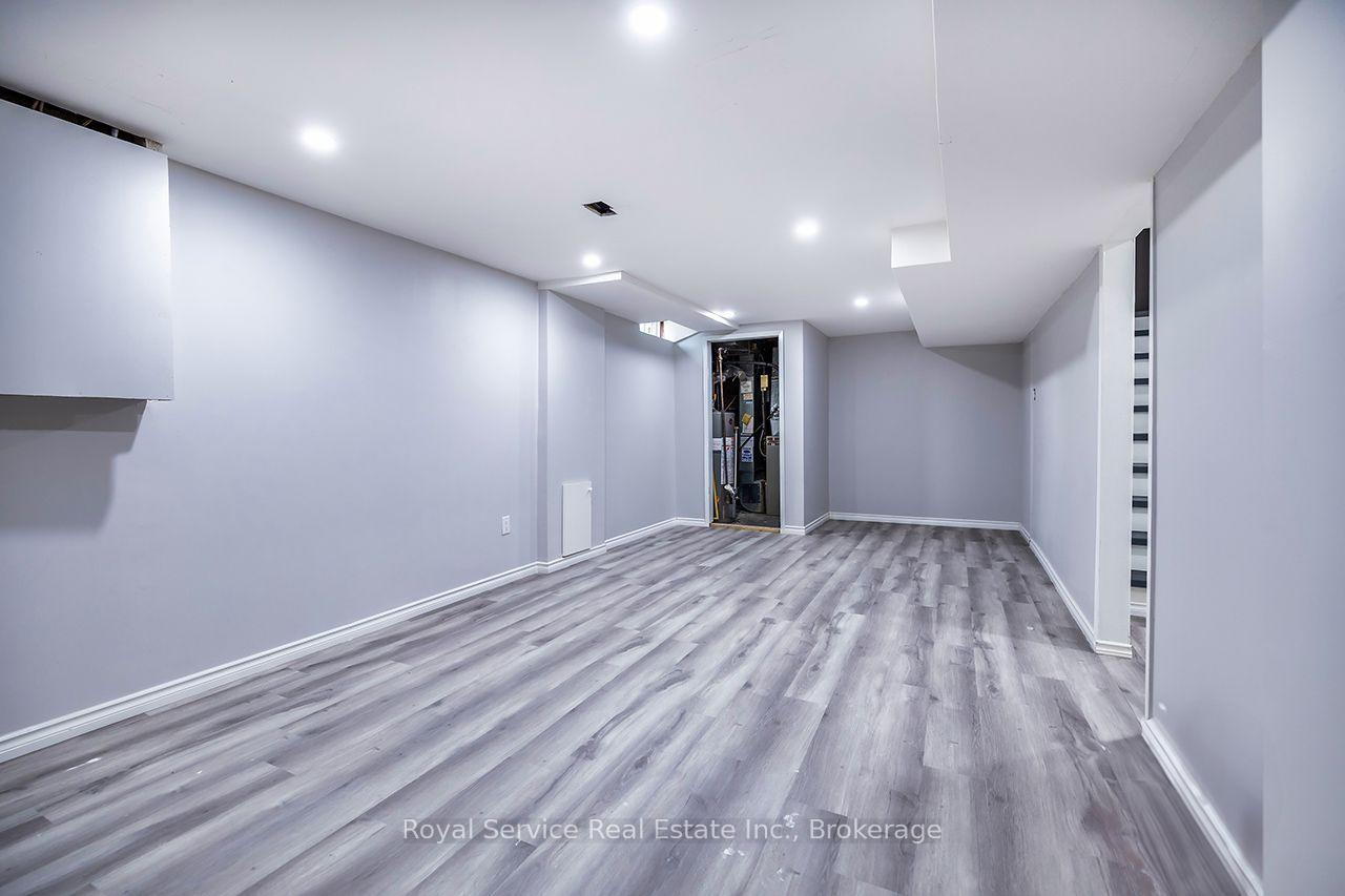 Photo 35 of 61 Adams Drive, Ajax, Central — HOMEH