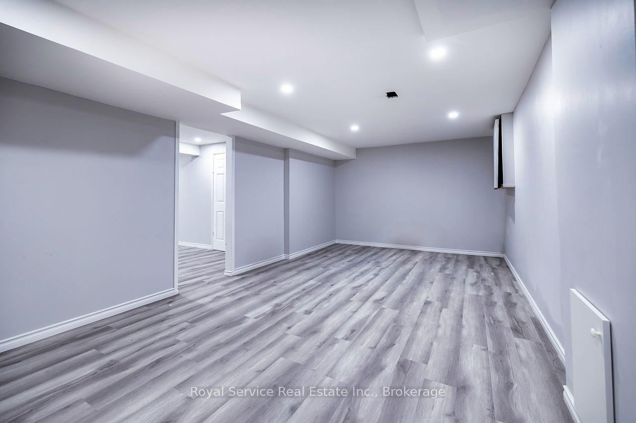 Photo 37 of 61 Adams Drive, Ajax, Central — HOMEH