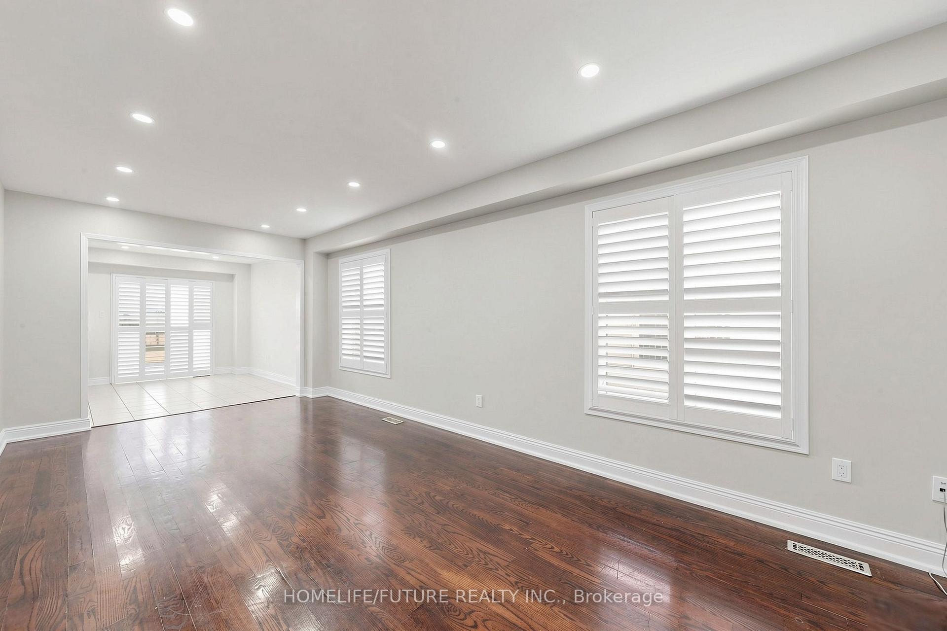 Photo 6 of 18 Holloway Road, Markham, Cedarwood — HOMEH