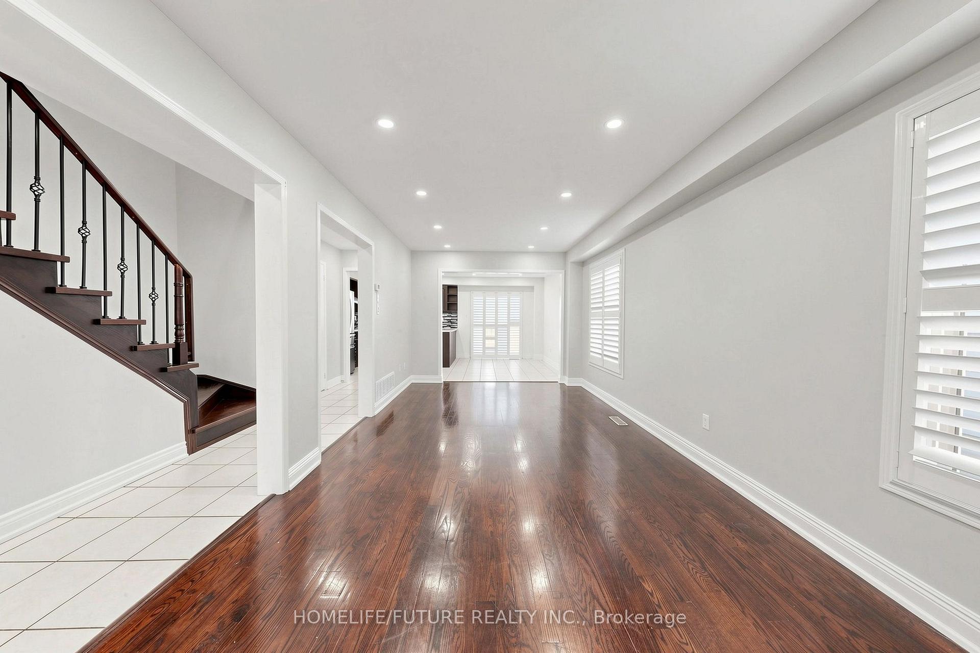 Photo 7 of 18 Holloway Road, Markham, Cedarwood — HOMEH