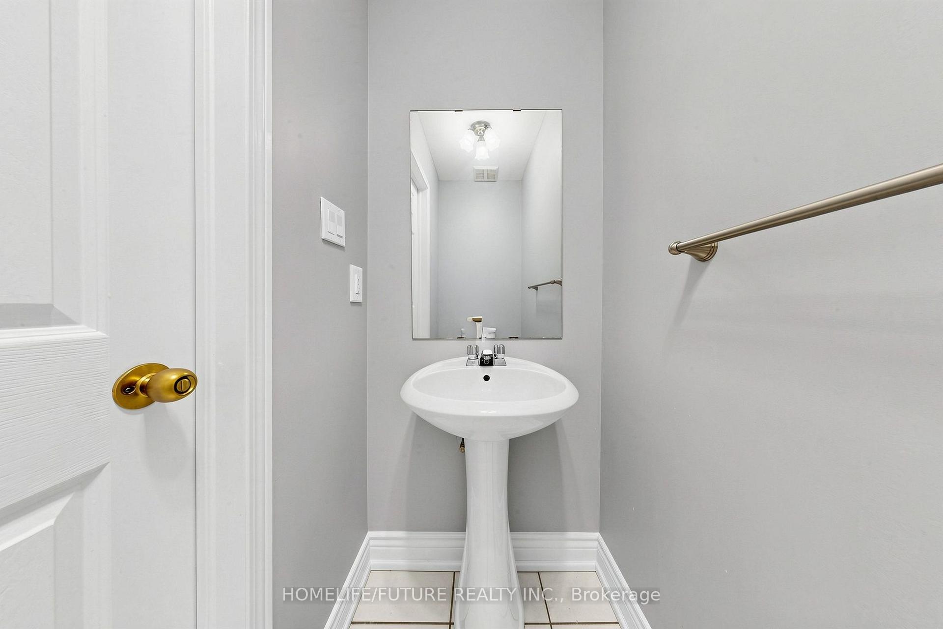 Photo 16 of 18 Holloway Road, Markham, Cedarwood — HOMEH