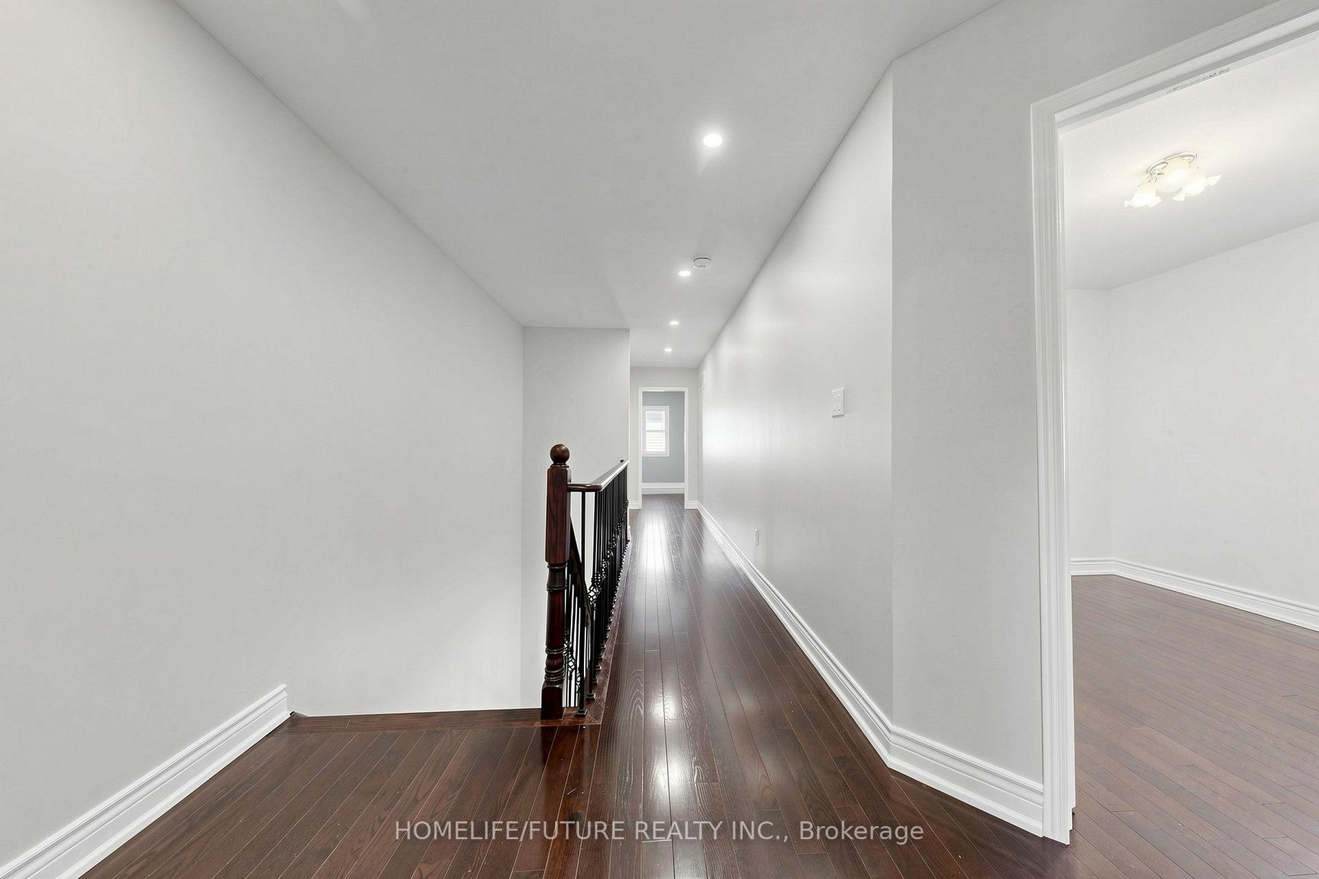 Photo 18 of 18 Holloway Road, Markham, Cedarwood — HOMEH