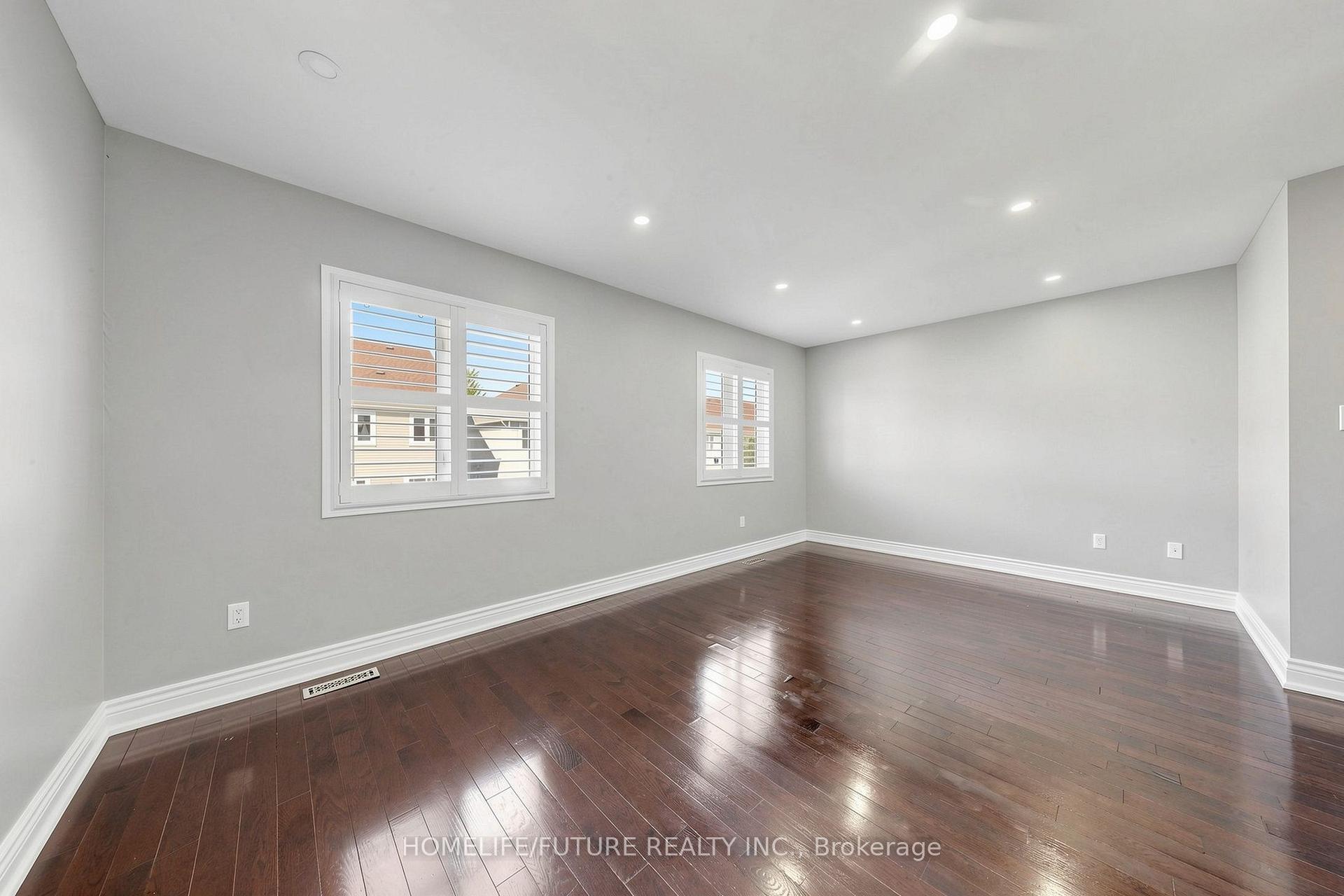Photo 19 of 18 Holloway Road, Markham, Cedarwood — HOMEH