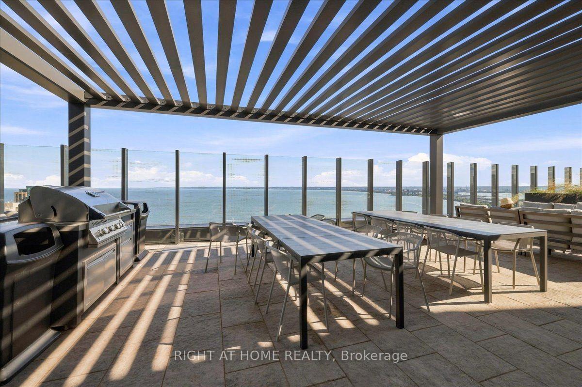 Photo 9 of Unit 1403, 2007 James Street, Burlington, Brant — HOMEH