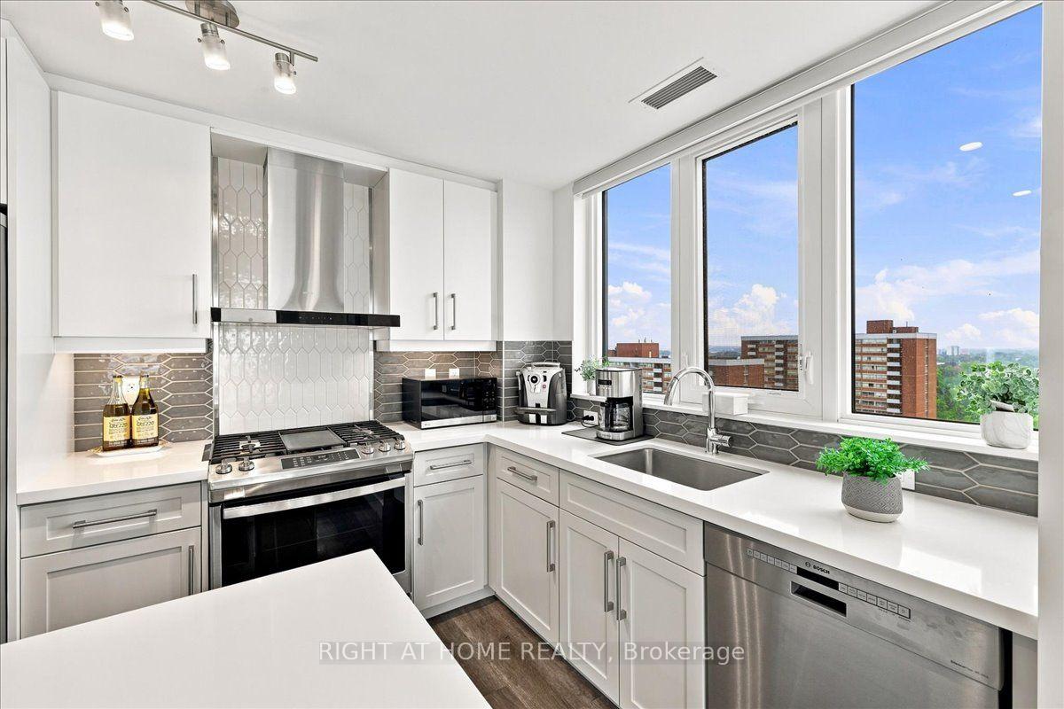Photo 11 of Unit 1403, 2007 James Street, Burlington, Brant — HOMEH