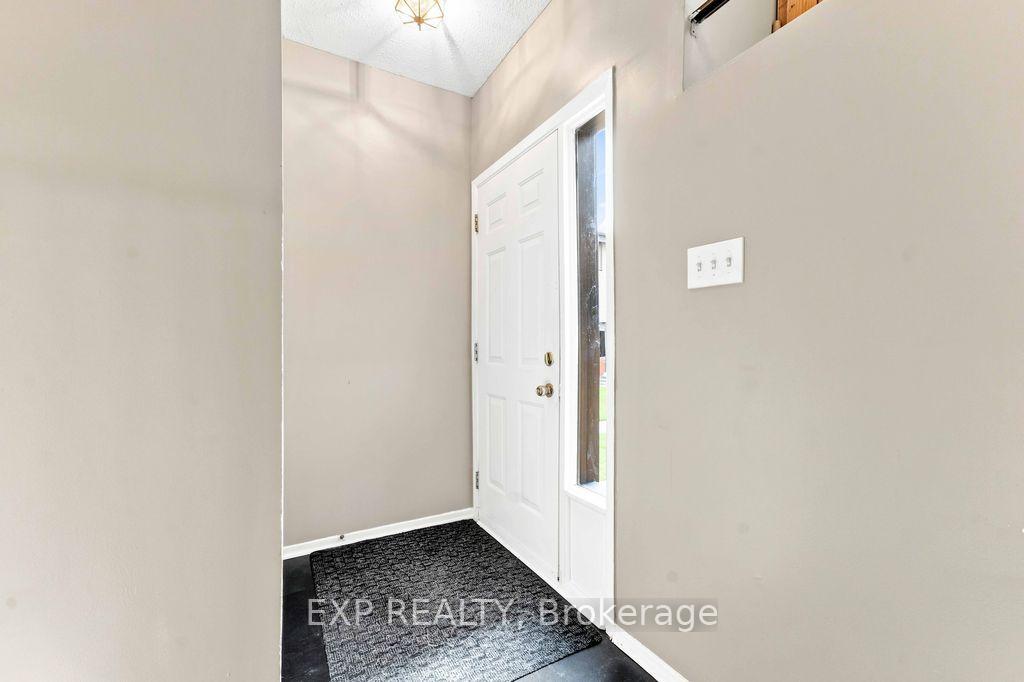 Photo 4 of Unit A, 30A Woodvale, Ottawa, Manordale — HOMEH