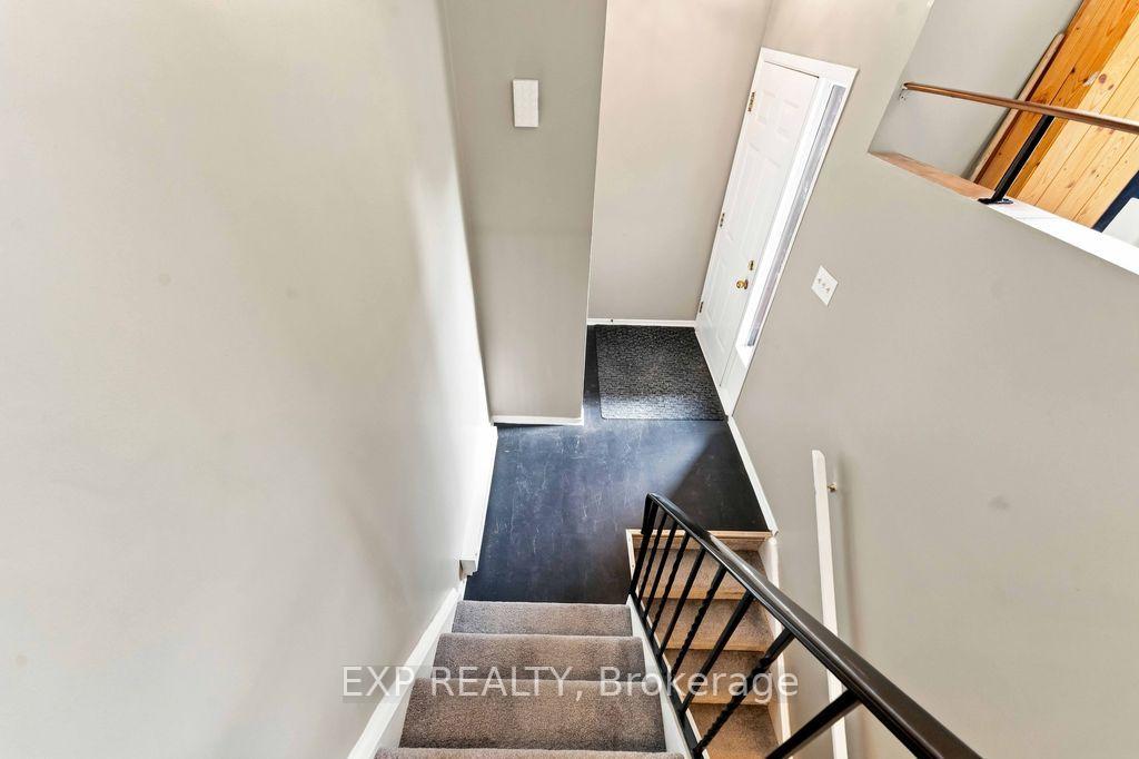 Photo 5 of Unit A, 30A Woodvale, Ottawa, Manordale — HOMEH