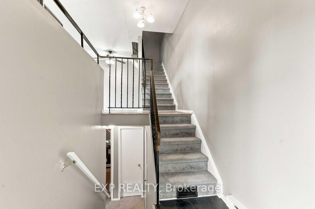 Photo 6 of Unit A, 30A Woodvale, Ottawa, Manordale — HOMEH