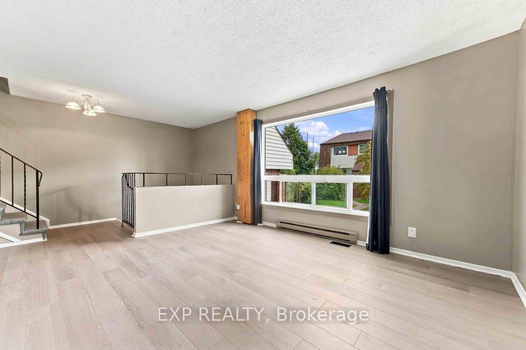 Photo 9 of Unit A, 30A Woodvale, Ottawa, Manordale — HOMEH