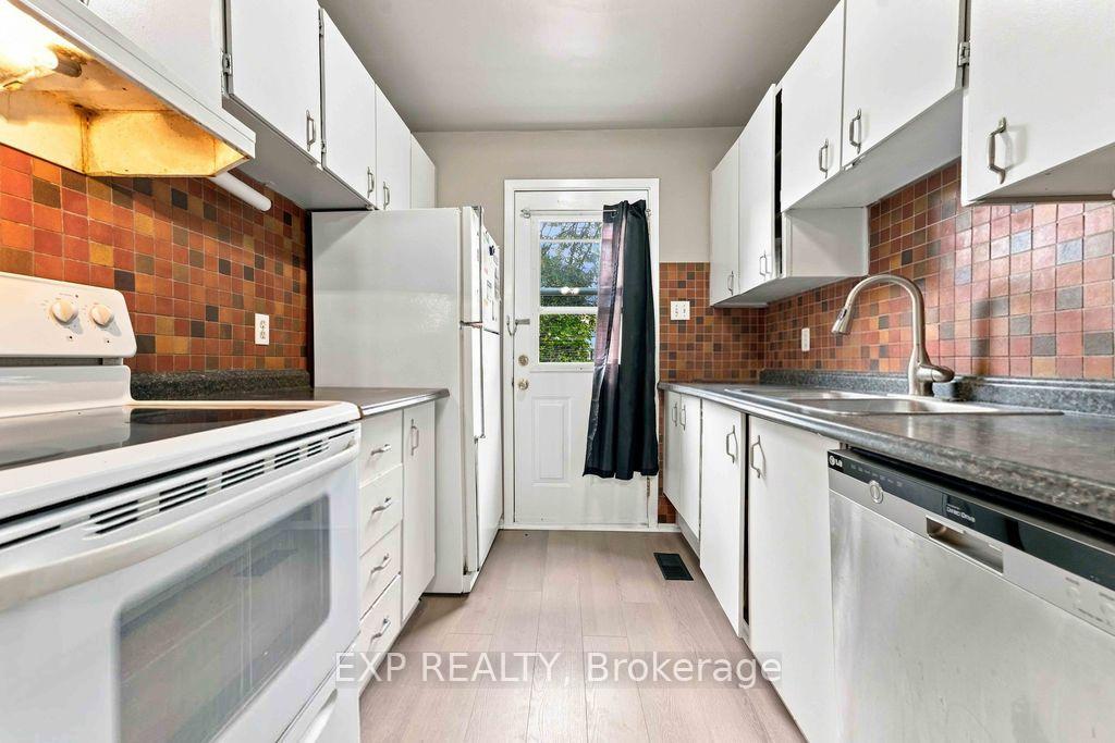 Photo 13 of Unit A, 30A Woodvale, Ottawa, Manordale — HOMEH