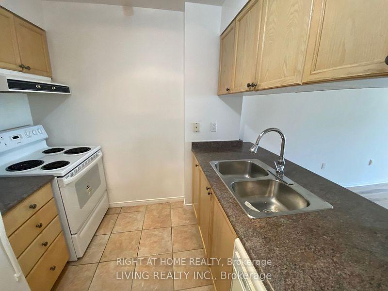Photo 6 of Unit 508, 887 Bay Street, Toronto, Bay Street Corridor — HOMEH