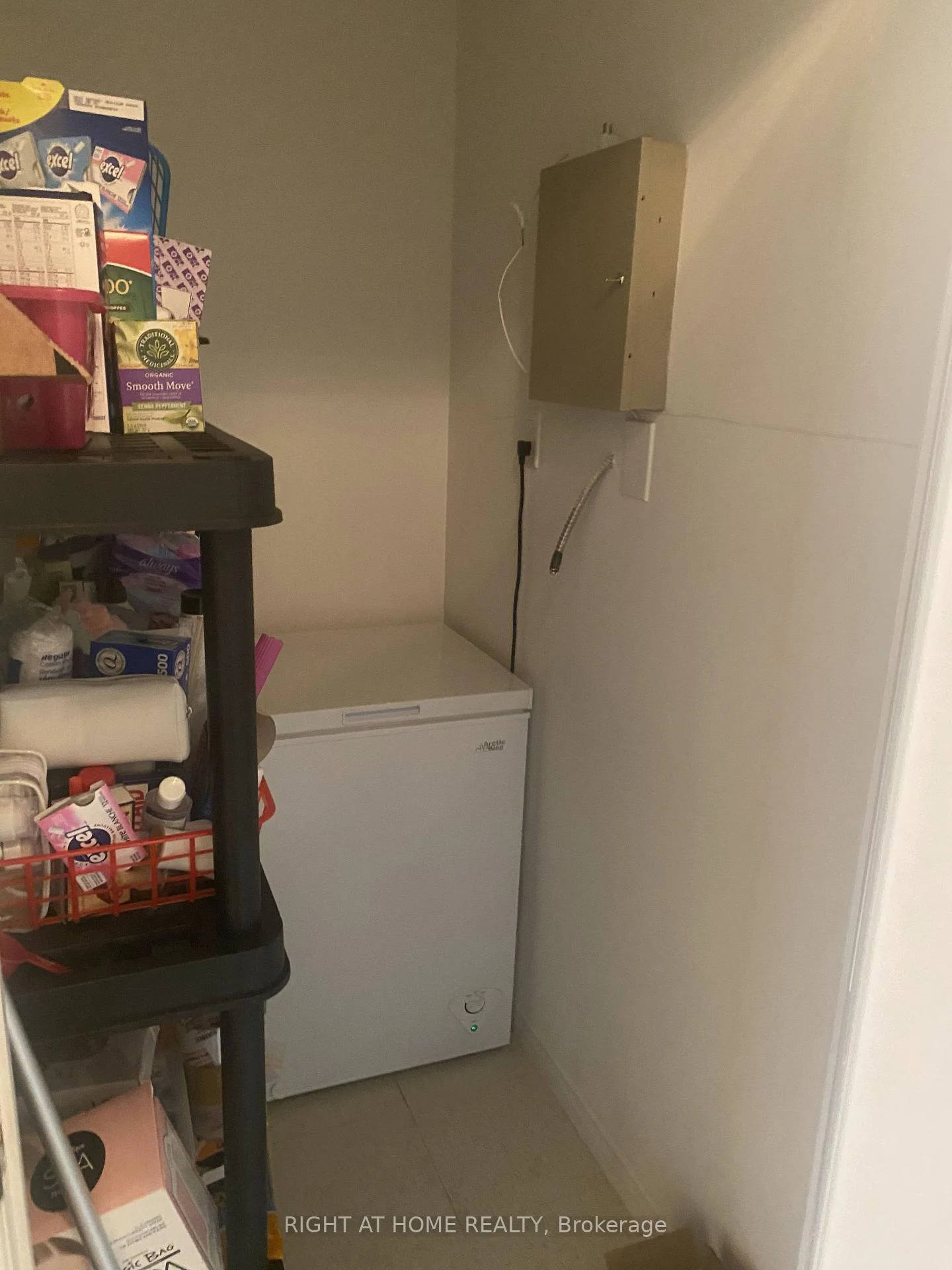 Photo 4 of Unit 508, 887 Bay Street, Toronto, Bay Street Corridor — HOMEH