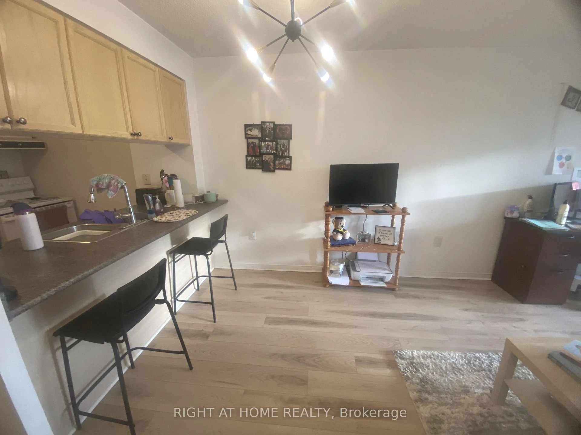 Photo 7 of Unit 508, 887 Bay Street, Toronto, Bay Street Corridor — HOMEH