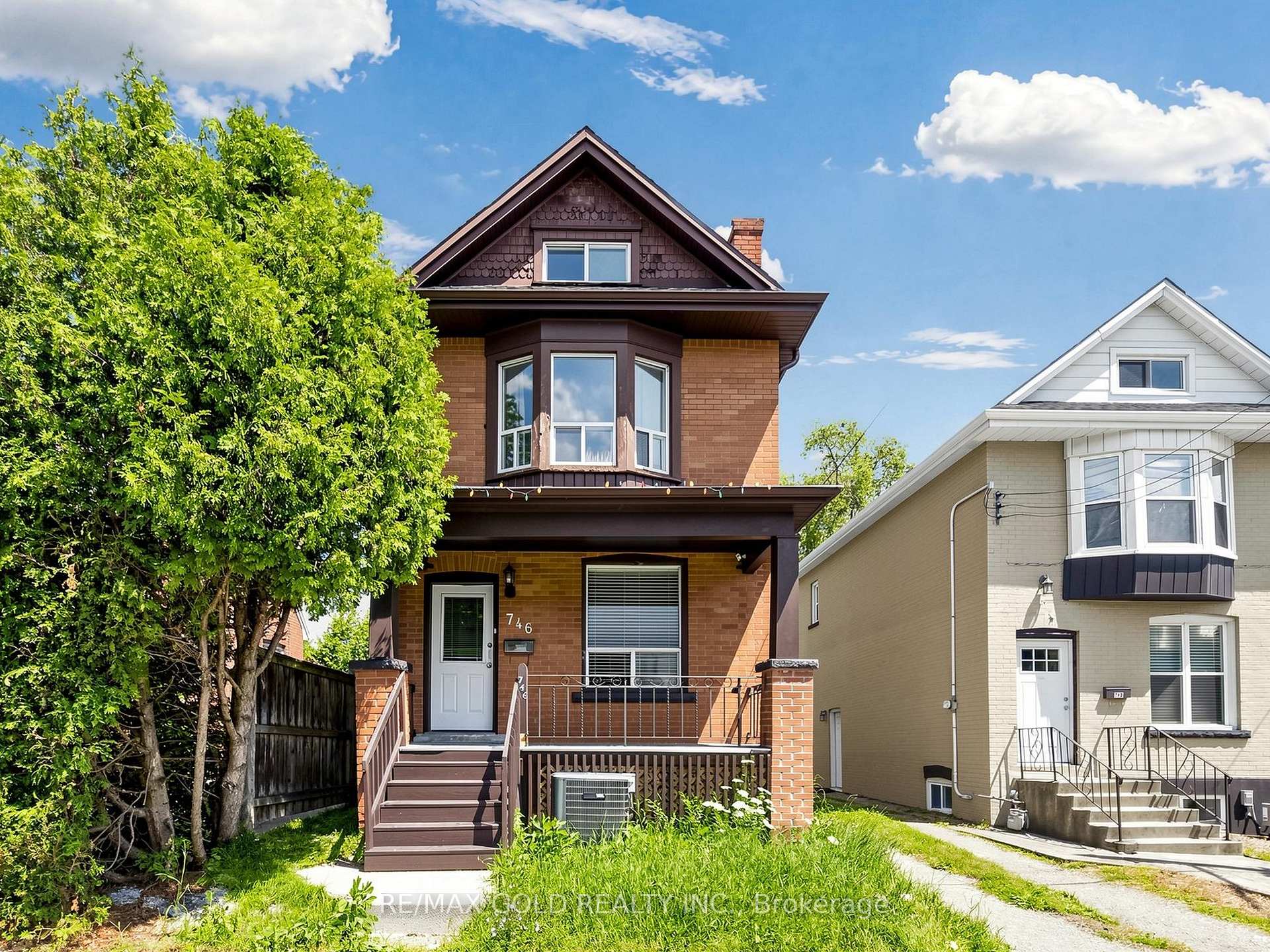 Photo of 746 King Street W