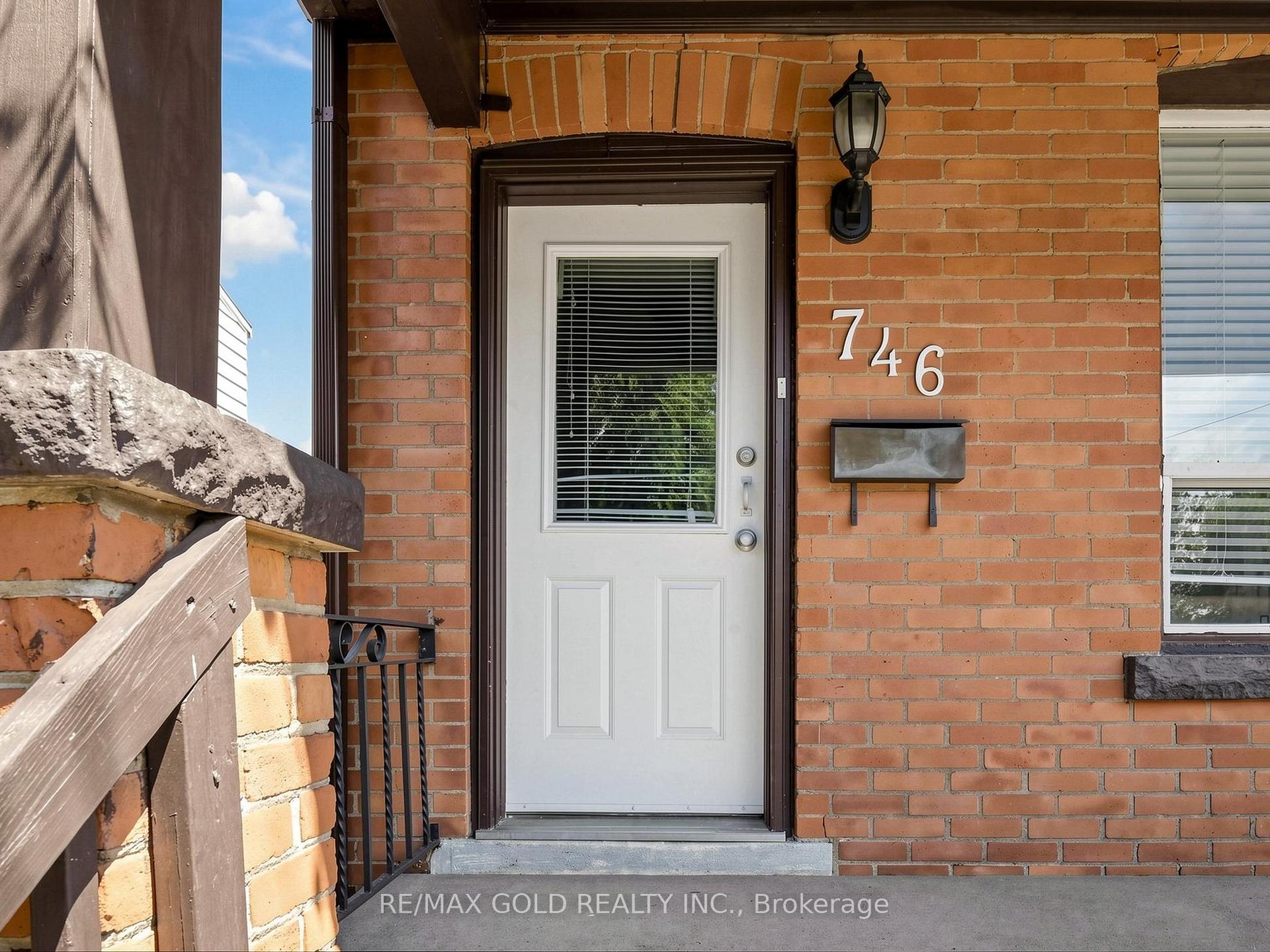 Photo 3 of 746 King Street W, Hamilton, Westdale — HOMEH