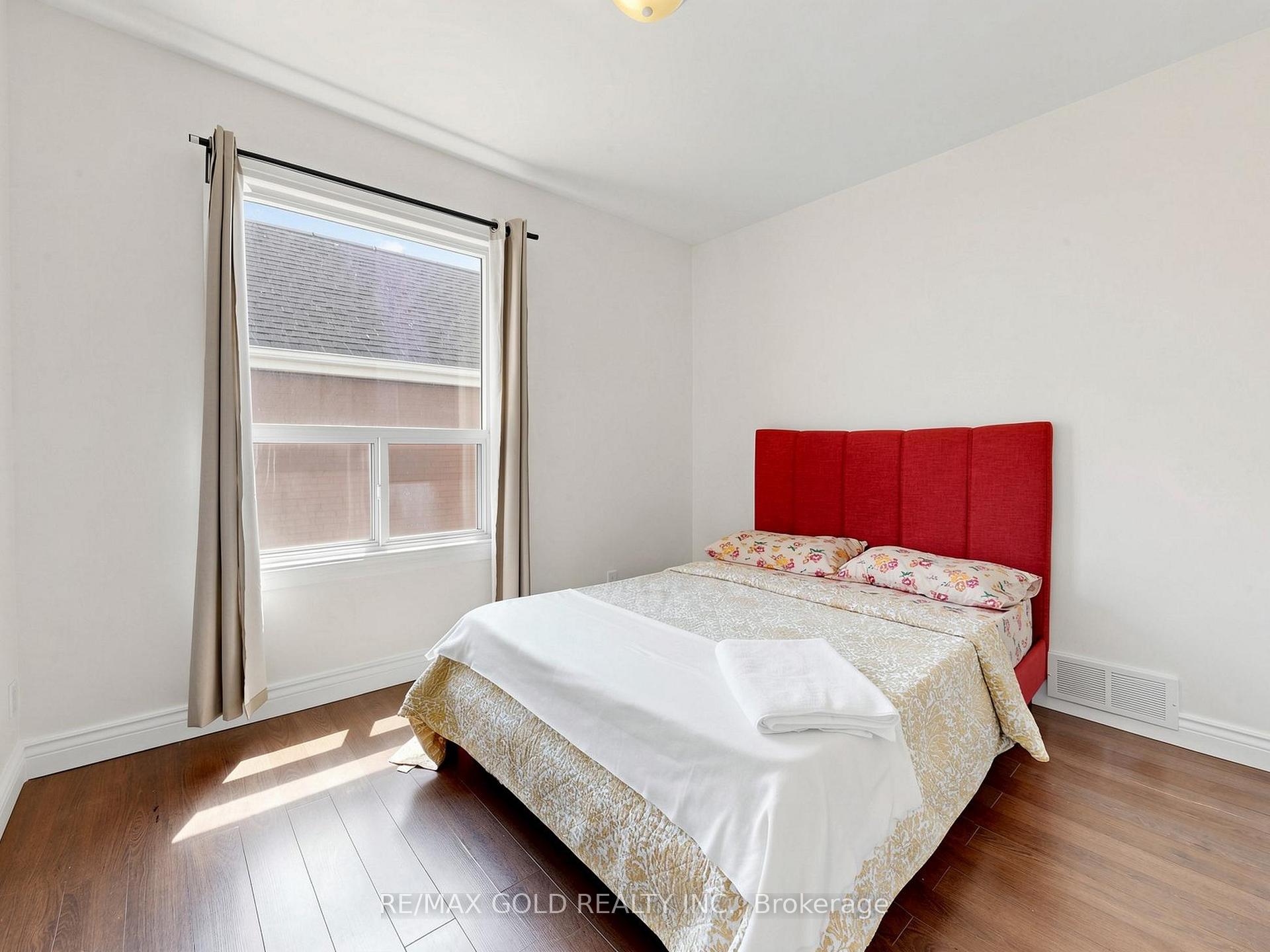 Photo 21 of 746 King Street W, Hamilton, Westdale — HOMEH