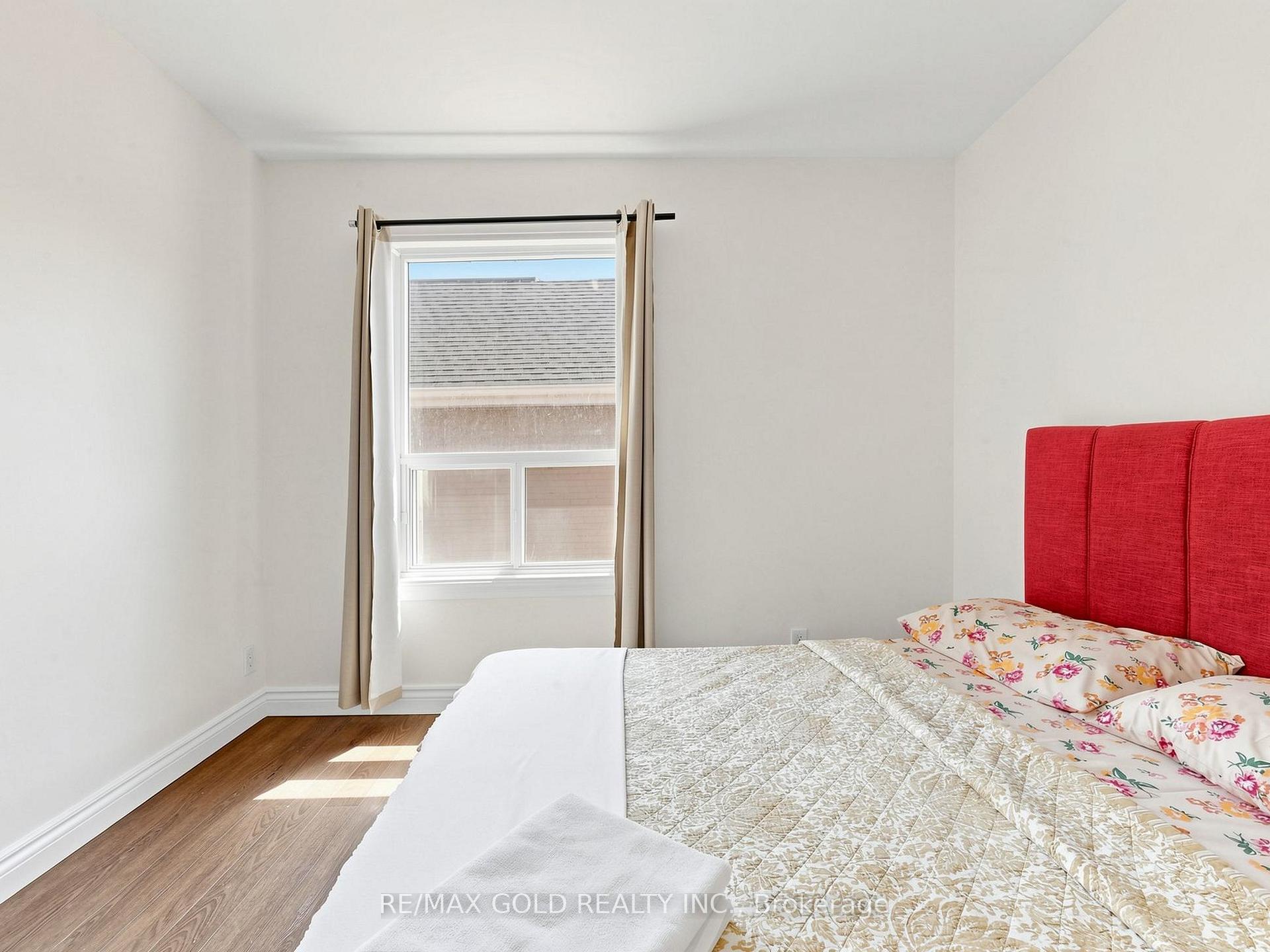 Photo 23 of 746 King Street W, Hamilton, Westdale — HOMEH