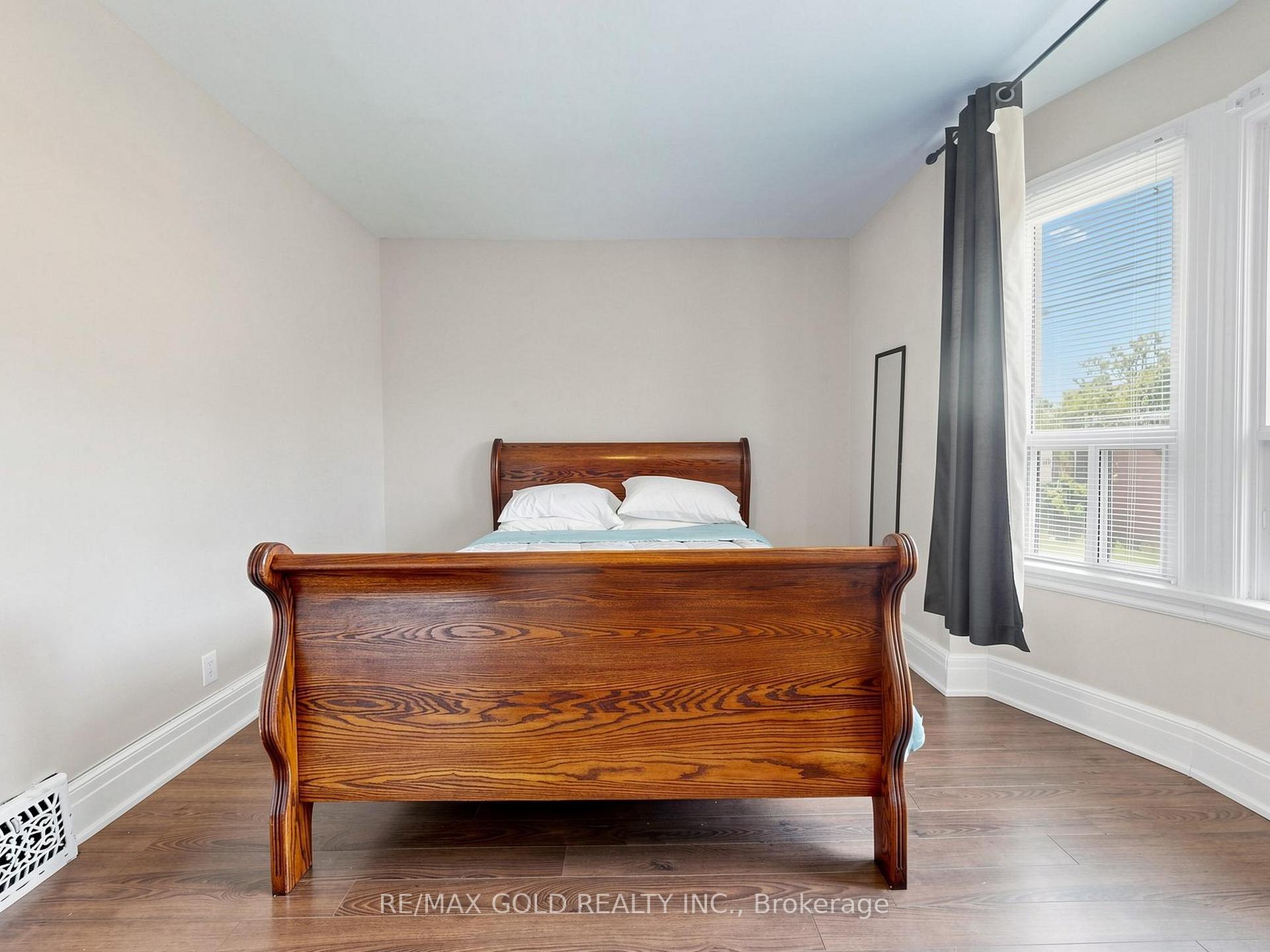 Photo 25 of 746 King Street W, Hamilton, Westdale — HOMEH